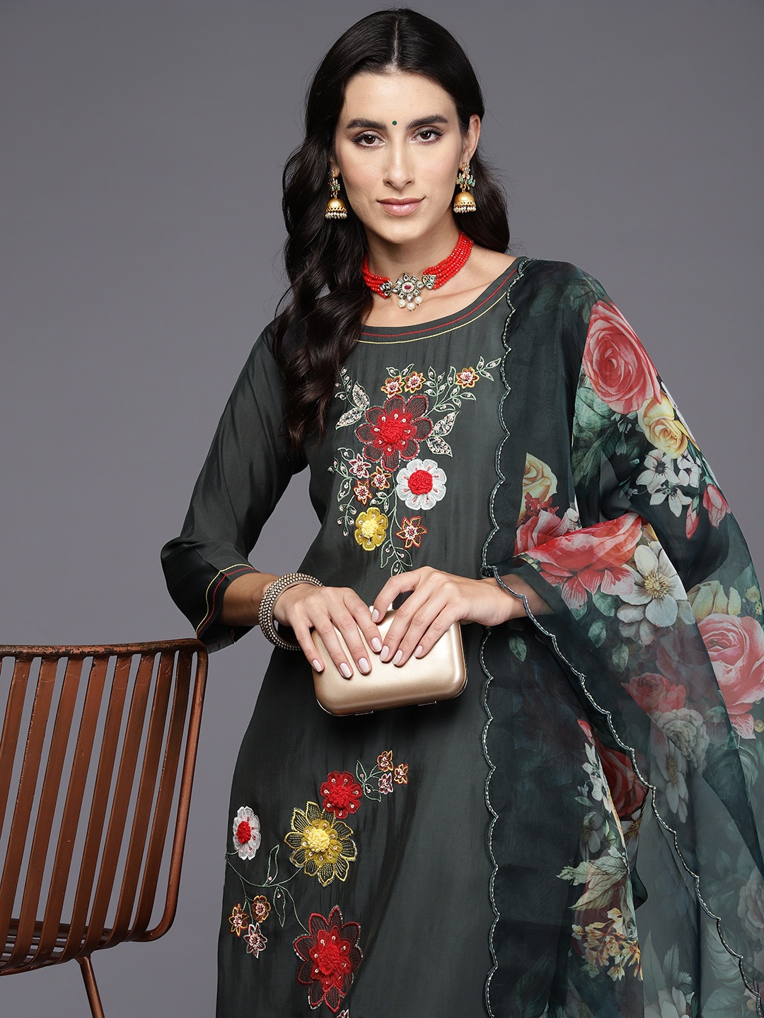 Indo Era Women Floral Embroidered Regular Beaded Kurta with Trousers & With Dupatta, Grey
Indo Era Women Floral Embroidered Regular Beaded Kurta with Trousers & With Dupatta, Grey