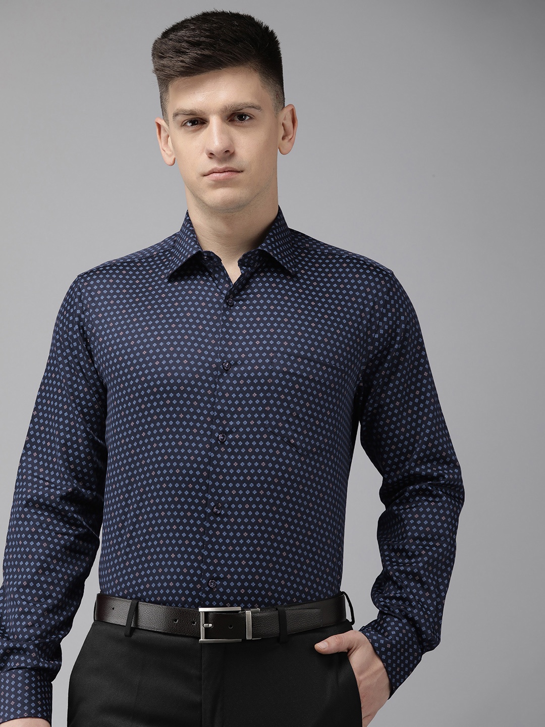 Van Heusen Pure Cotton Custom Fit Ethnic Motifs Printed Formal Shirt, Navy blue
Van Heusen Pure Cotton Custom Fit Ethnic Motifs Printed Formal Shirt, Navy blue