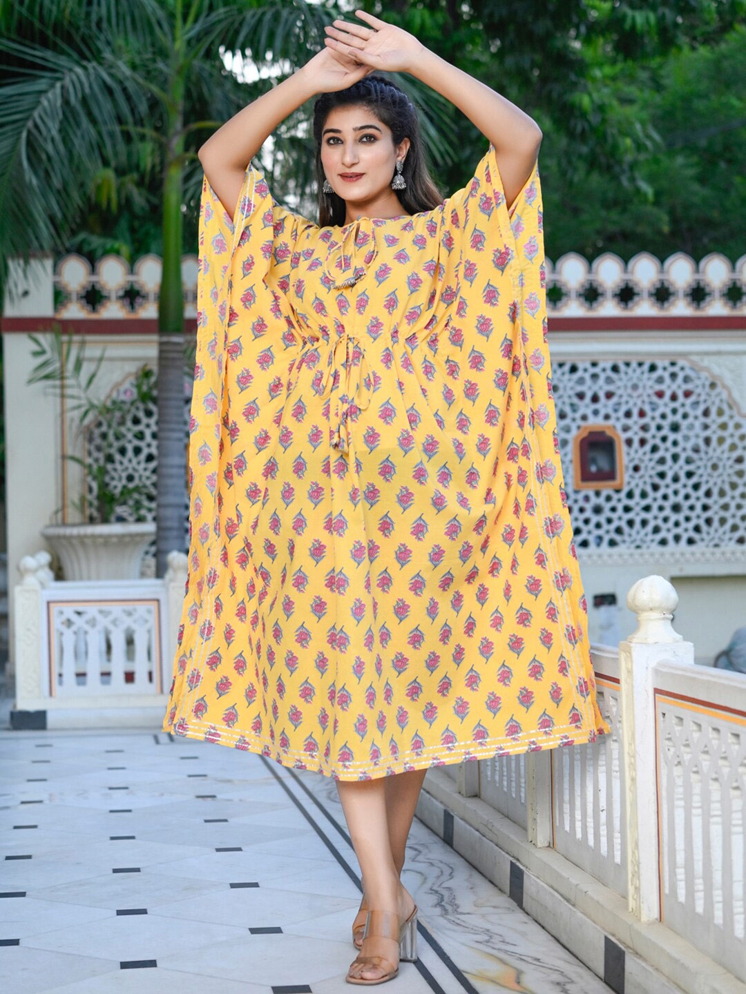 GULAB CHAND TRENDS Floral Printed Kimono Sleeves Cotton Kaftan Midi Ethnic Dress, Yellow
GULAB CHAND TRENDS Floral Printed Kimono Sleeves Cotton Kaftan Midi Ethnic Dress, Yellow