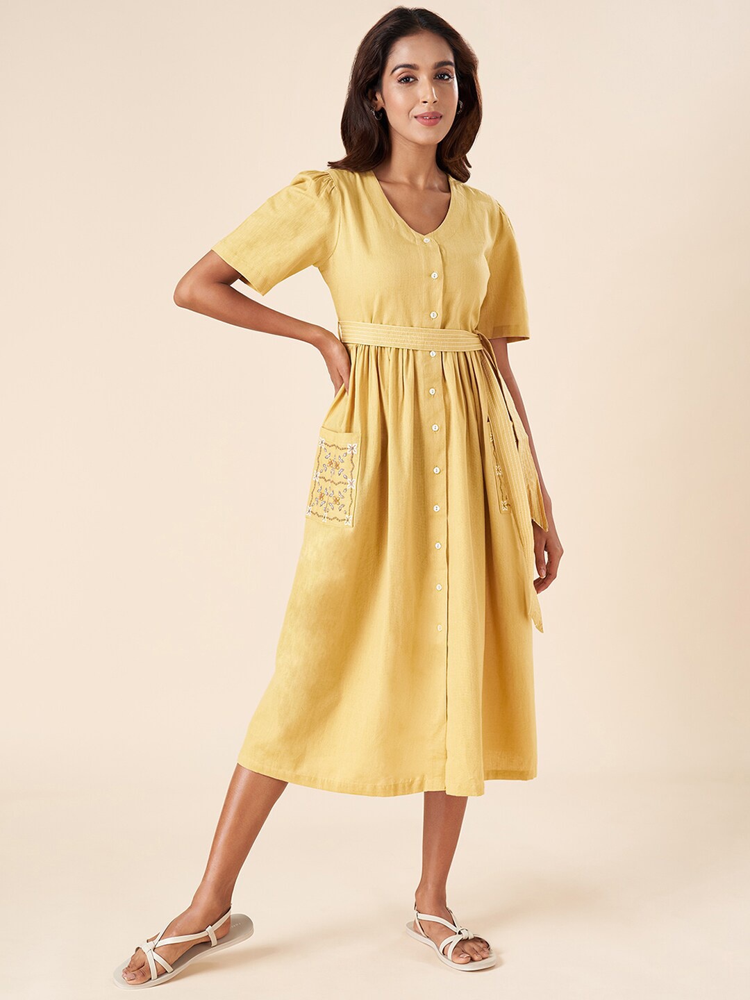 AKKRITI BY PANTALOONS V-Neck Puff Sleeves Tie-Ups Detail Cotton A-Line Dress, Mustard
AKKRITI BY PANTALOONS V-Neck Puff Sleeves Tie-Ups Detail Cotton A-Line Dress, Mustard