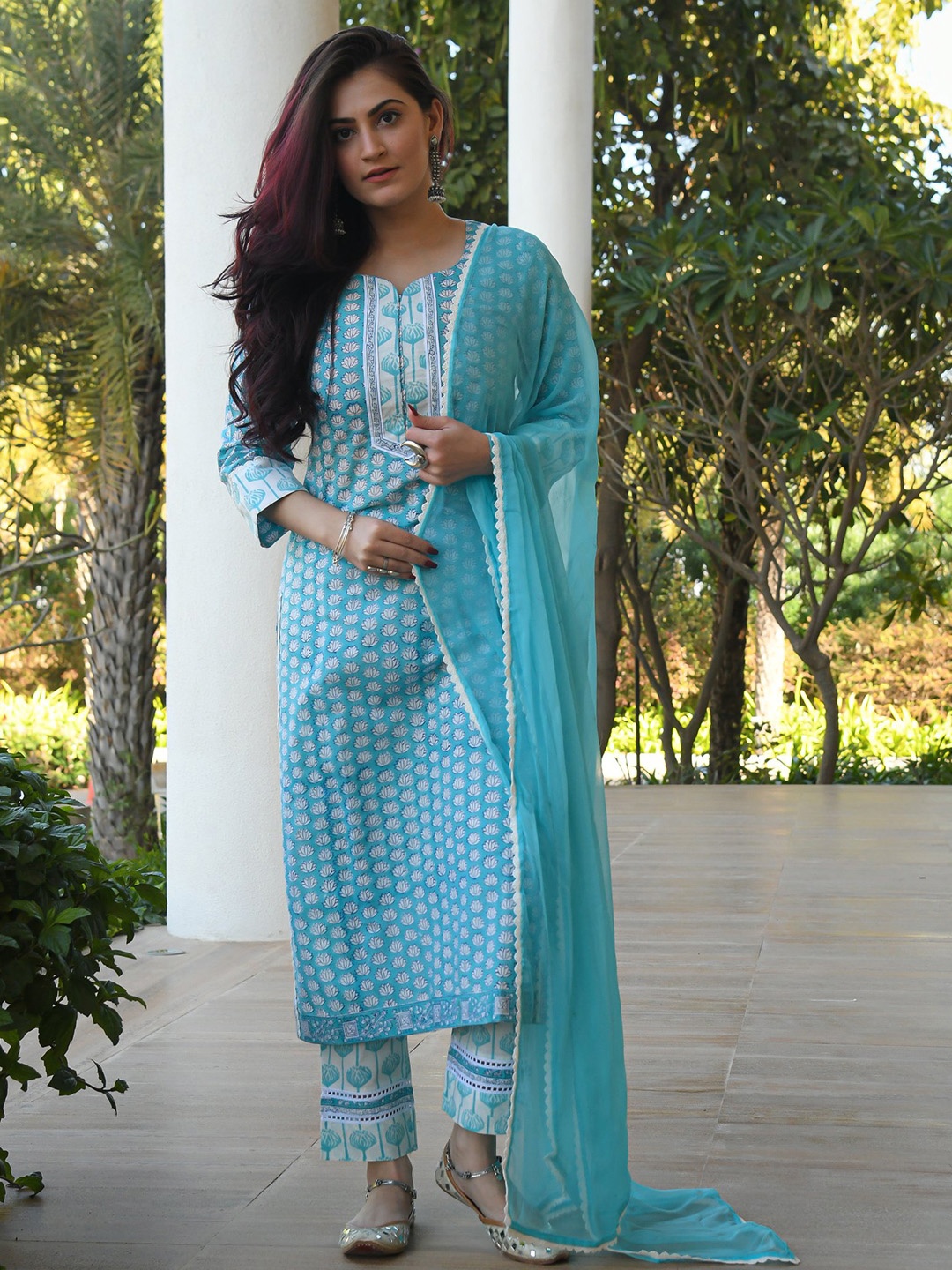 Arayna Ethnic Motifs Printed Pure Cotton Straight Kurta & Trouser With Dupatta, Blue
Arayna Ethnic Motifs Printed Pure Cotton Straight Kurta & Trouser With Dupatta, Blue