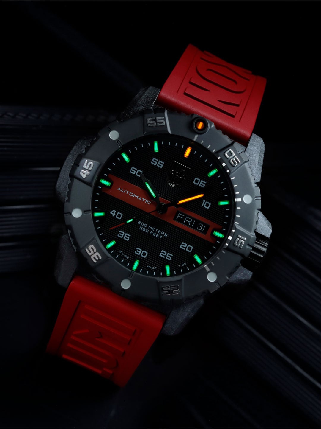 Luminox Men Master Carbon Seal Red Straps Analogue Automatic Motion Watch XS.3876.RB, Black
Luminox Men Master Carbon Seal Red Straps Analogue Automatic Motion Watch XS.3876.RB, Black