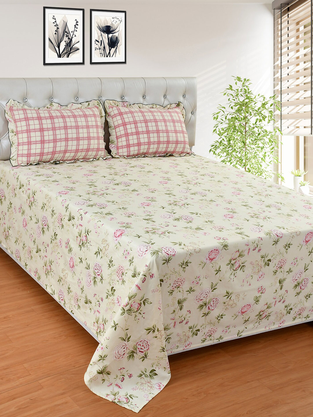 MORADO Pink & Cream-Coloured Floral Printed 210 TC King Bedsheet With 2 Pillow Covers
MORADO Pink & Cream-Coloured Floral Printed 210 TC King Bedsheet With 2 Pillow Covers