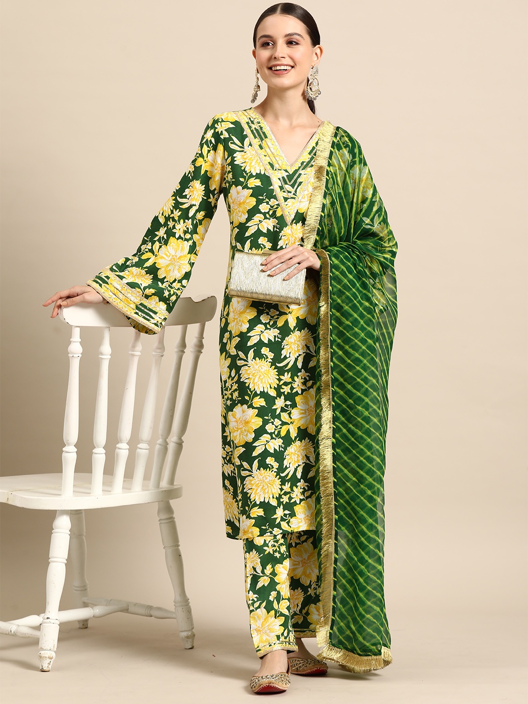 anayna Women Floral Printed Regular Gotta Patti Kurta with Trousers & With Dupatta, Green
anayna Women Floral Printed Regular Gotta Patti Kurta with Trousers & With Dupatta, Green