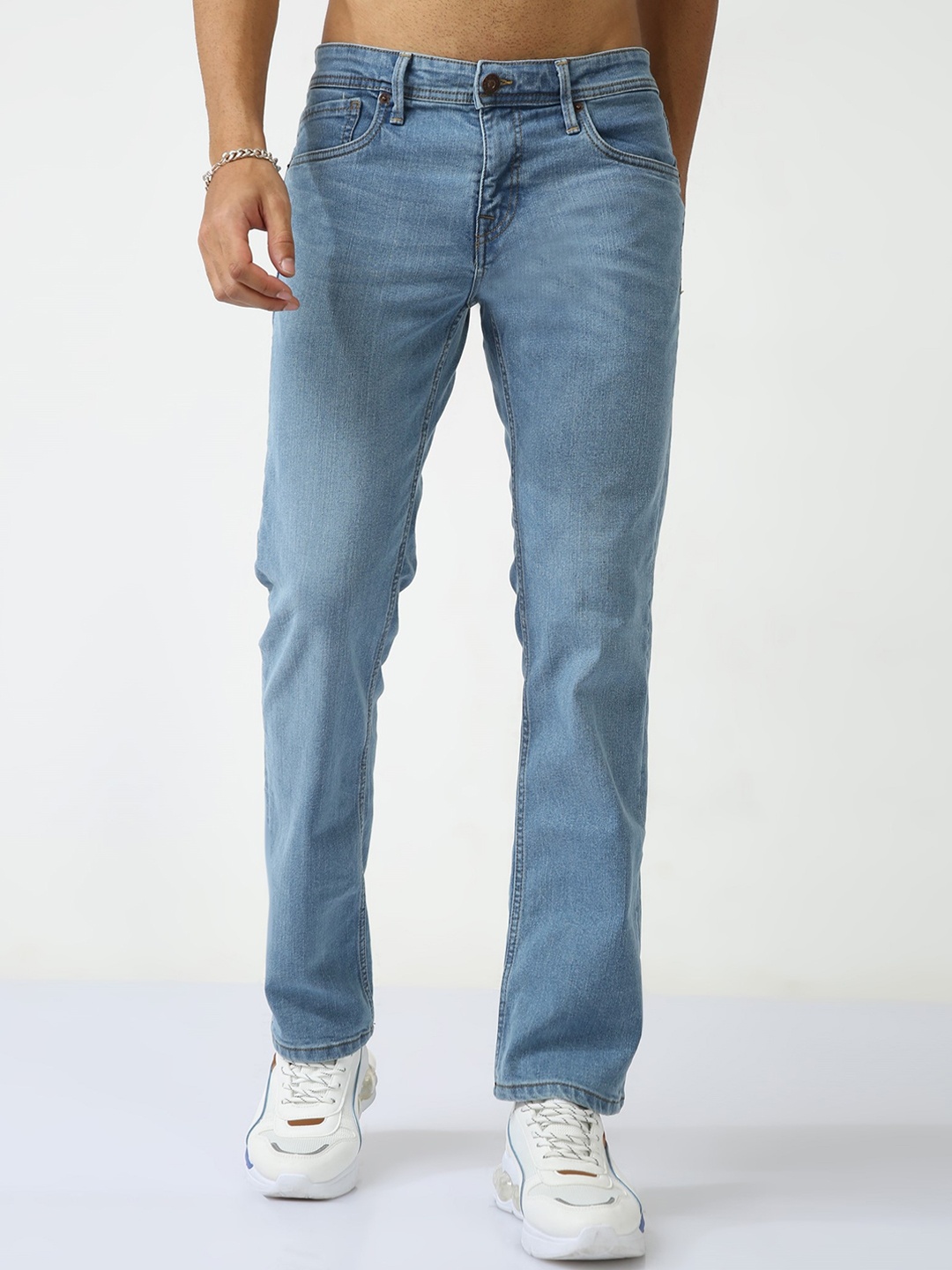 BADMAASH Men Mid-Raise Clean Look Relaxed Fit Light Fade Non-Stretchable Jeans, Blue
BADMAASH Men Mid-Raise Clean Look Relaxed Fit Light Fade Non-Stretchable Jeans, Blue