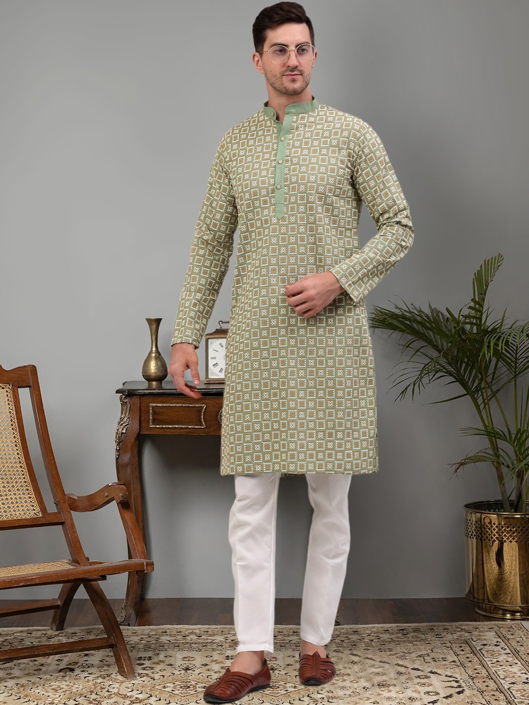Jompers Geometric Embroidered Mandarin Collar Thread Work Pure Cotton Kurta with Trousers, Green
Jompers Geometric Embroidered Mandarin Collar Thread Work Pure Cotton Kurta with Trousers, Green
