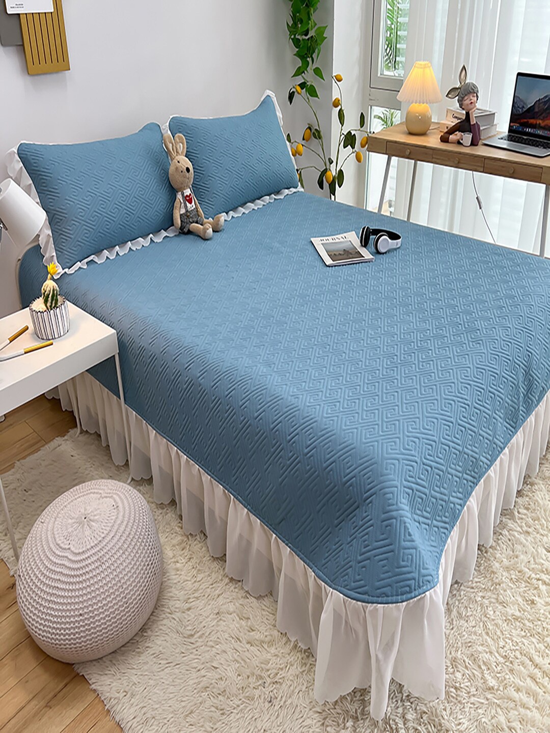 JC Collection Blue & Grey Printed Double Queen Bed Cover With 2 Pillow Covers
JC Collection Blue & Grey Printed Double Queen Bed Cover With 2 Pillow Covers