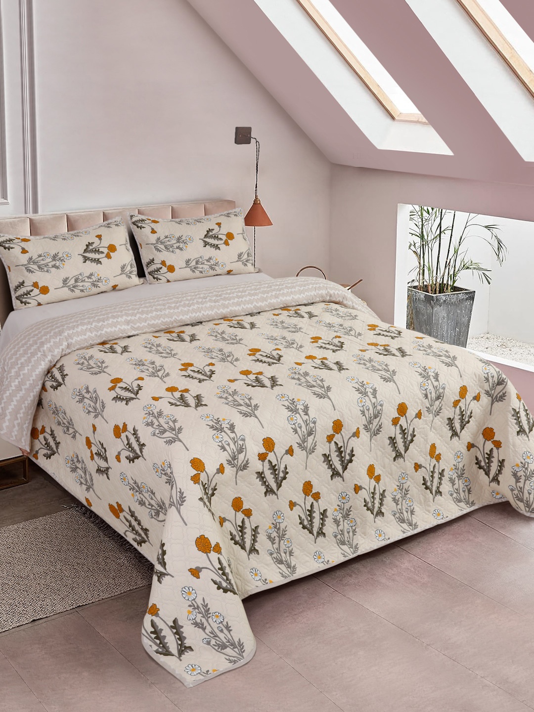 DREAM WEAVERZ Grey & Cream Coloured Print Double King Quilted Bed Cover & 2 Pillow Covers
DREAM WEAVERZ Grey & Cream Coloured Print Double King Quilted Bed Cover & 2 Pillow Covers