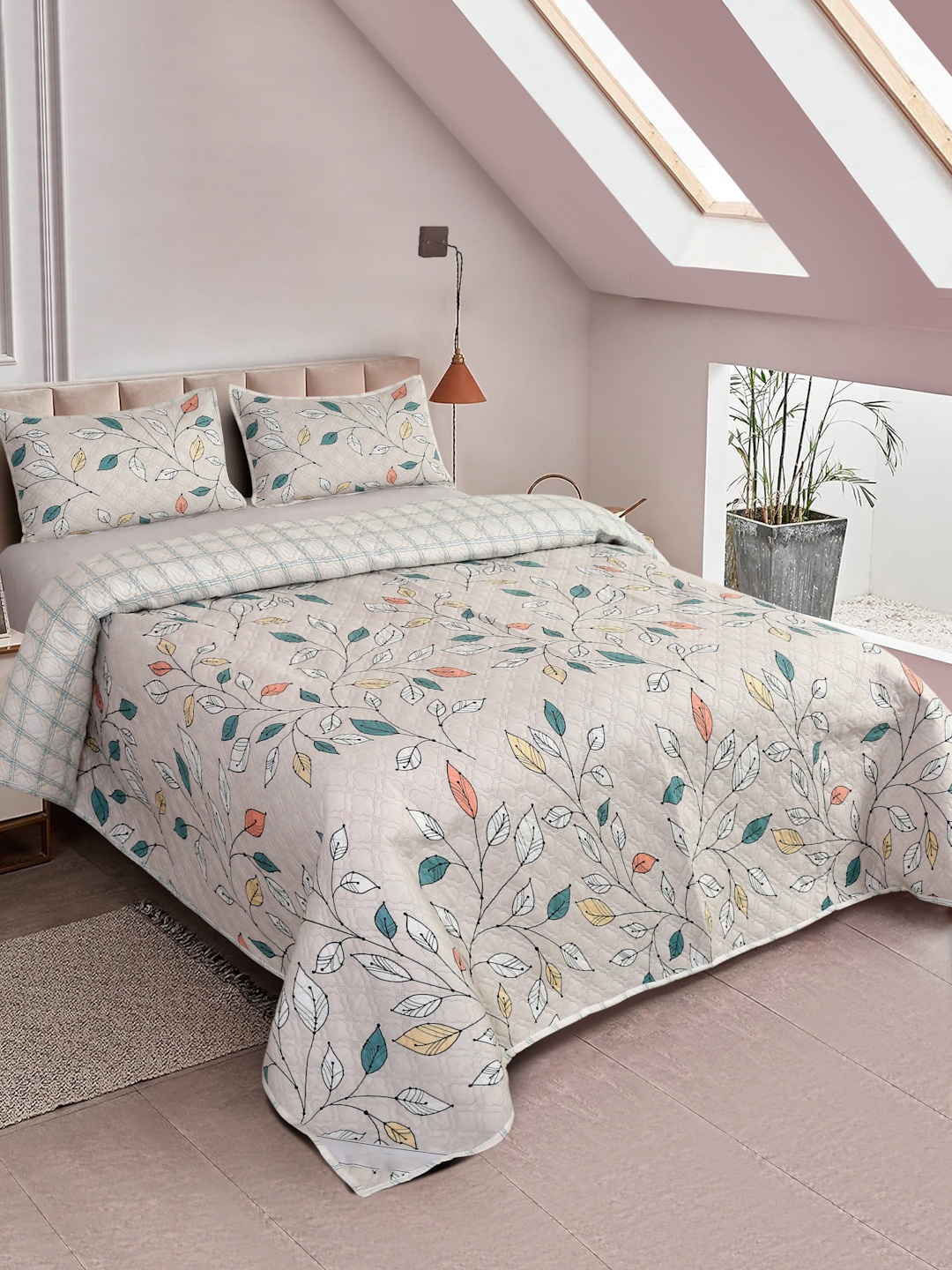 DREAM WEAVERZ White & Green Printed Double King Quilted Bed Cover With Pillow Covers
DREAM WEAVERZ White & Green Printed Double King Quilted Bed Cover With Pillow Covers