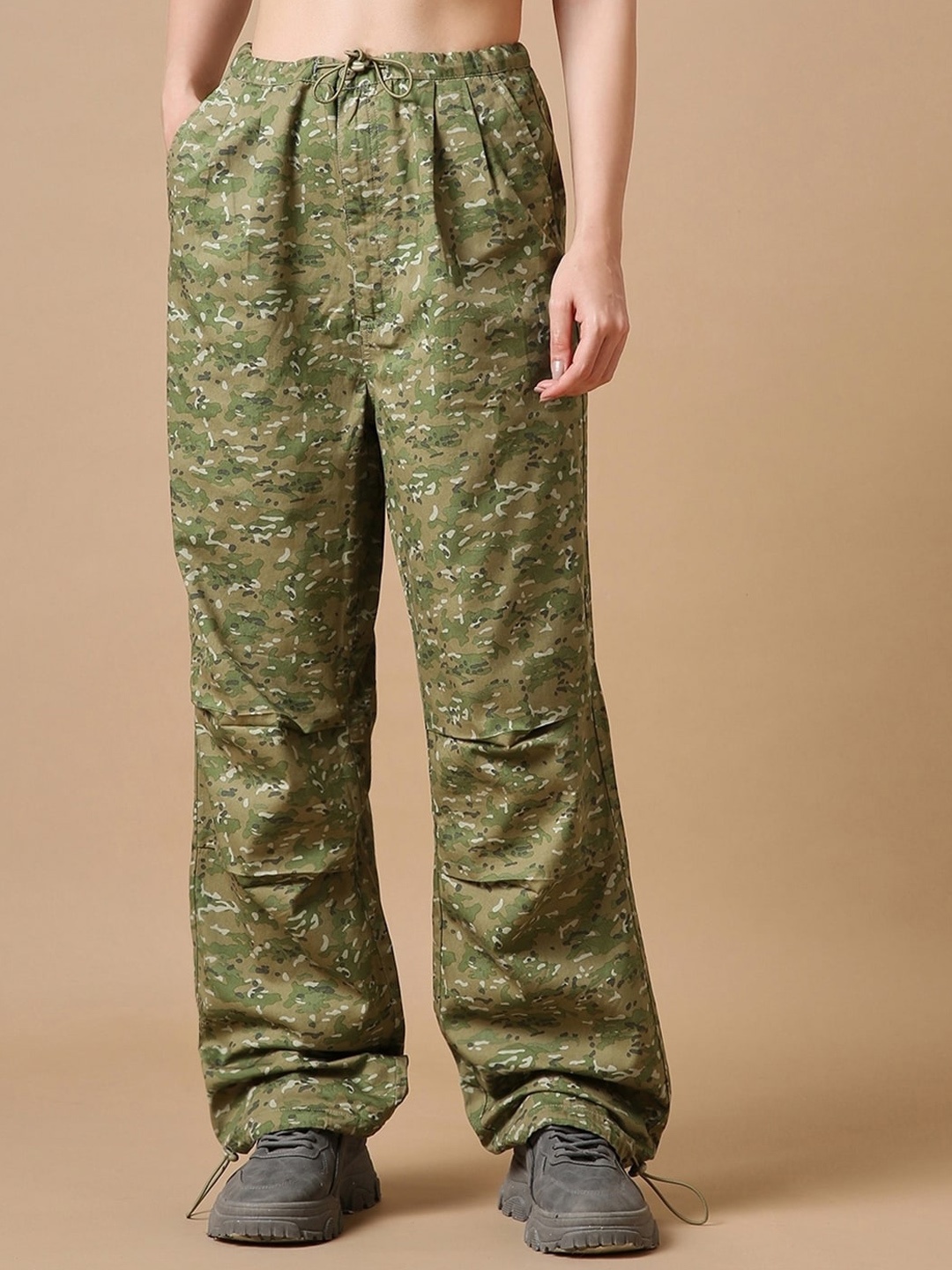Bewakoof Plus Women Camouflage Printed Regular Fit Mid-Rise Cotton Parachute Pants, Green
Bewakoof Plus Women Camouflage Printed Regular Fit Mid-Rise Cotton Parachute Pants, Green