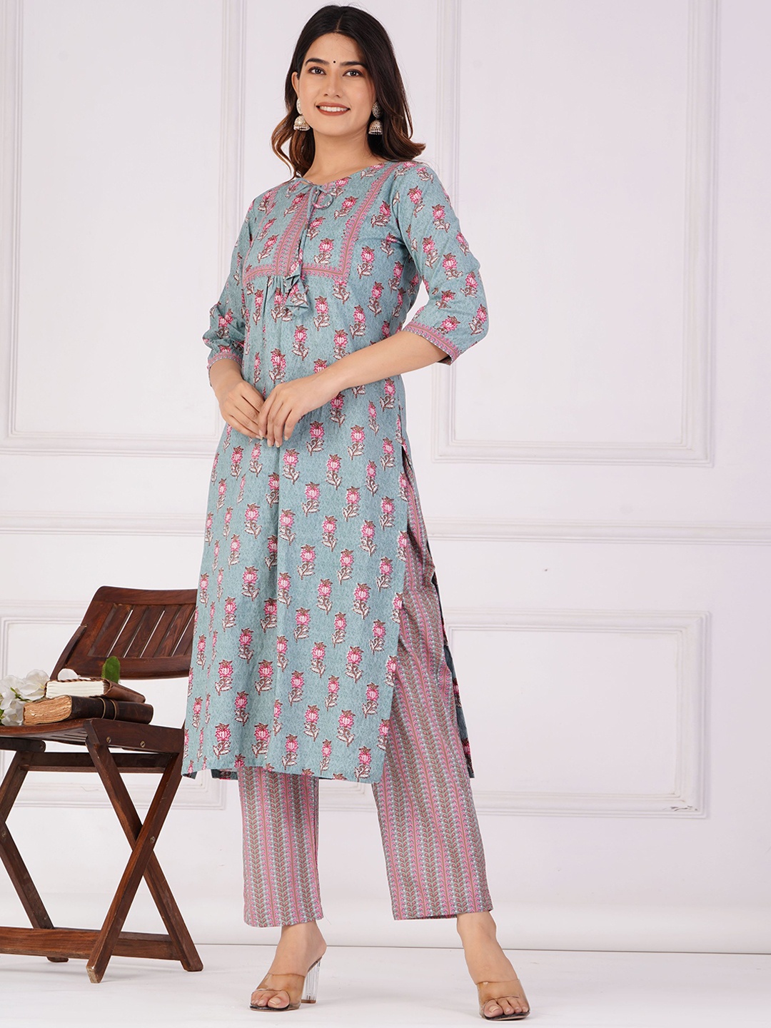 Shikhaa Style Floral Printed Pure Cotton Kurta with Trousers, Grey