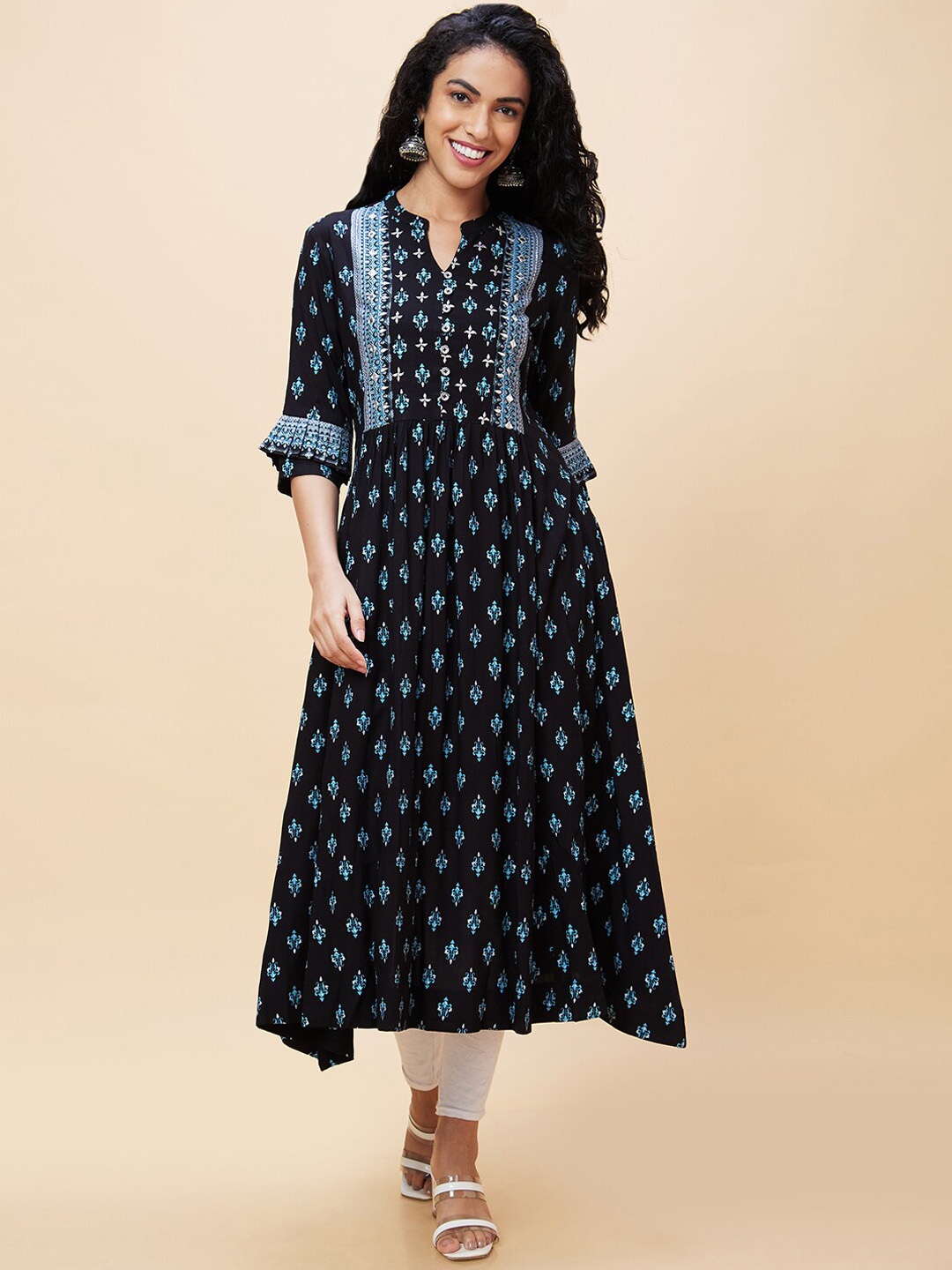 Globus Ethnic Motifs Printed Mandarin Collar Thread Work Bell Sleeve A-Line Kurta, Black
Globus Ethnic Motifs Printed Mandarin Collar Thread Work Bell Sleeve A-Line Kurta, Black
