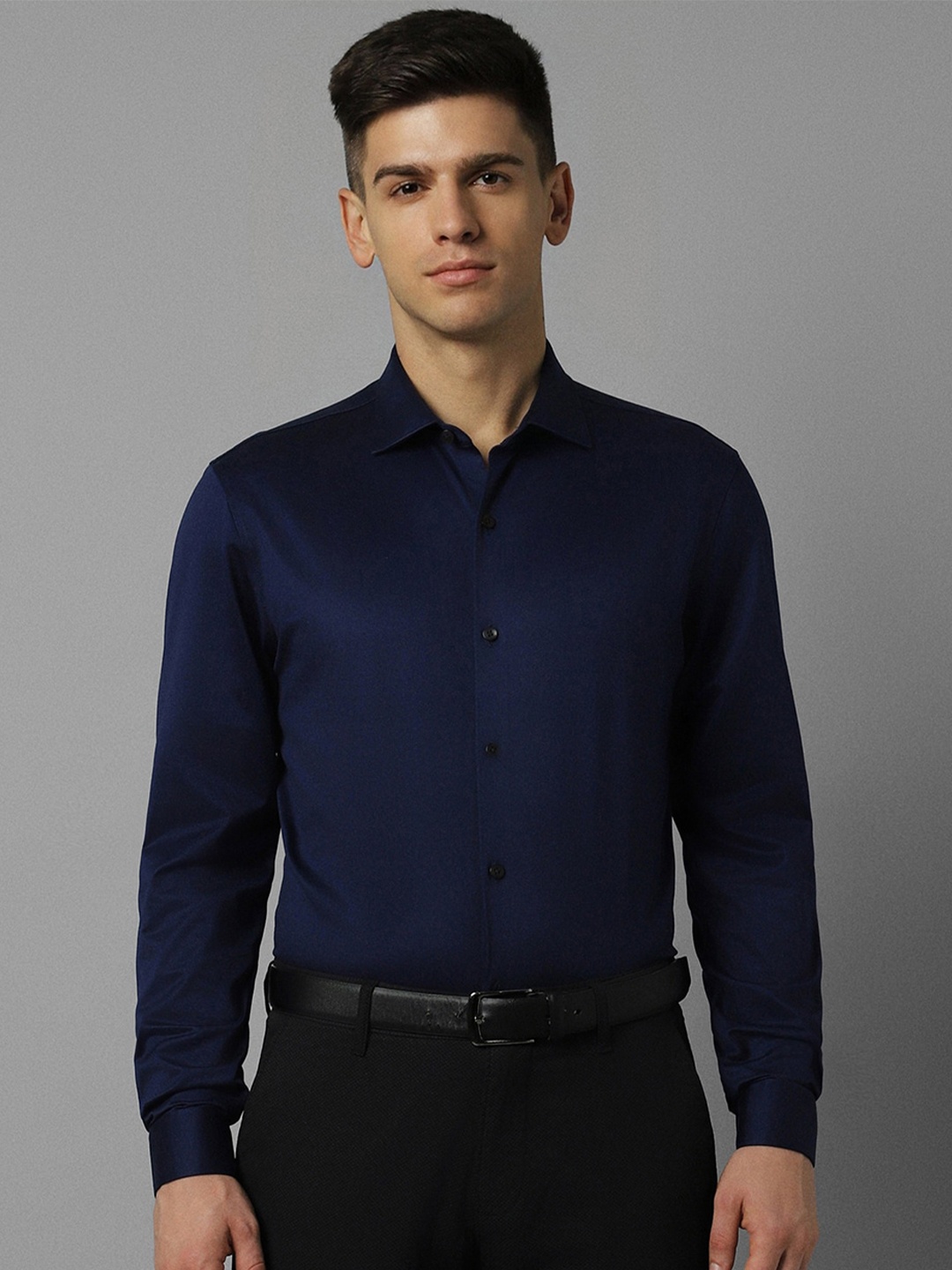 Louis Philippe Permapress Slim Fit Spread Collar Long Sleeves Pure Cotton Wrinkle Free Formal Shirt, Navy blue
Louis Philippe Permapress Slim Fit Spread Collar Long Sleeves Pure Cotton Wrinkle Free Formal Shirt, Navy blue