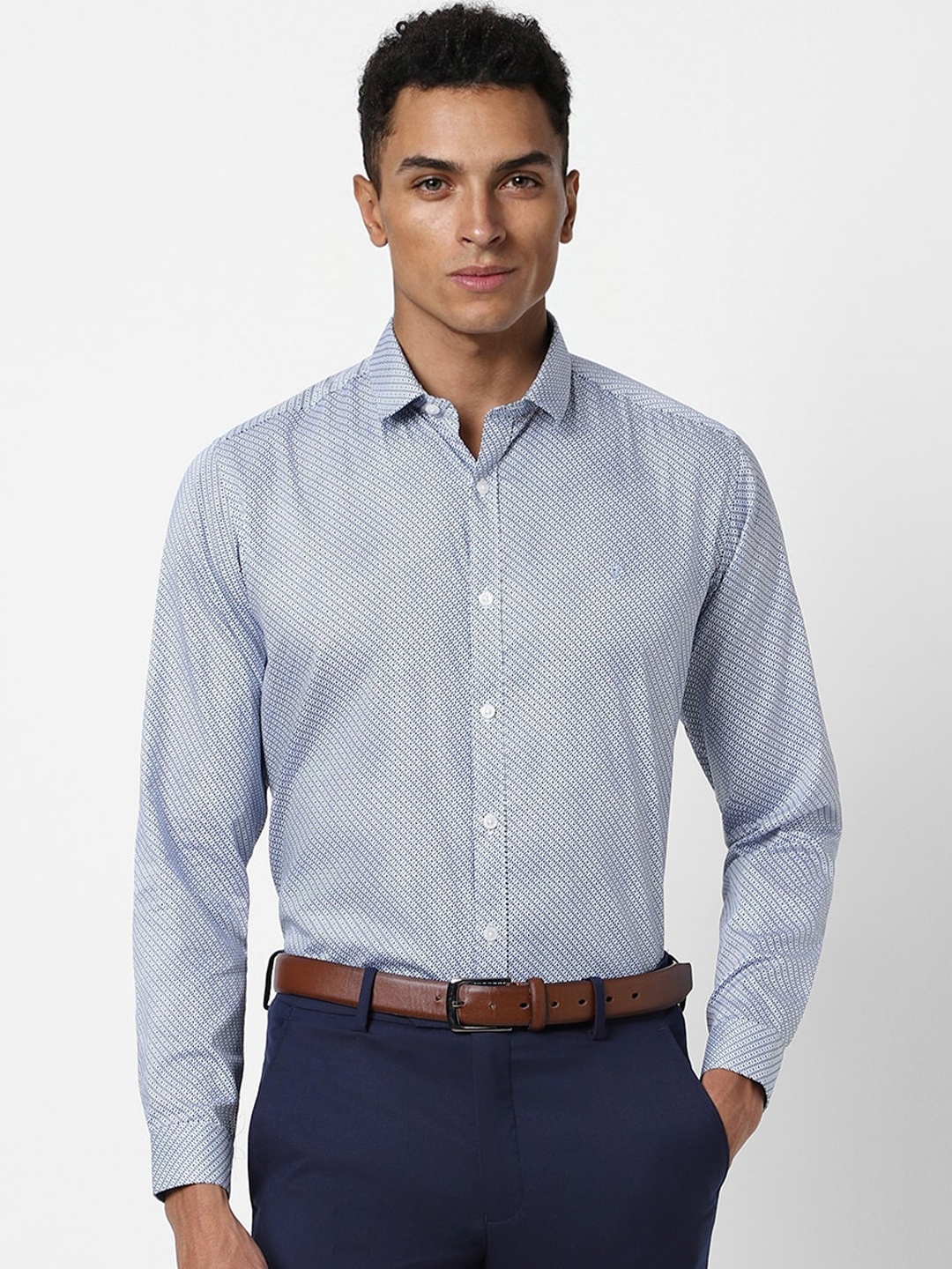 V Dot Slim Fit Micro Disty Printed Spread Collar Long Sleeves Pure Cotton Formal Shirt, Blue
V Dot Slim Fit Micro Disty Printed Spread Collar Long Sleeves Pure Cotton Formal Shirt, Blue