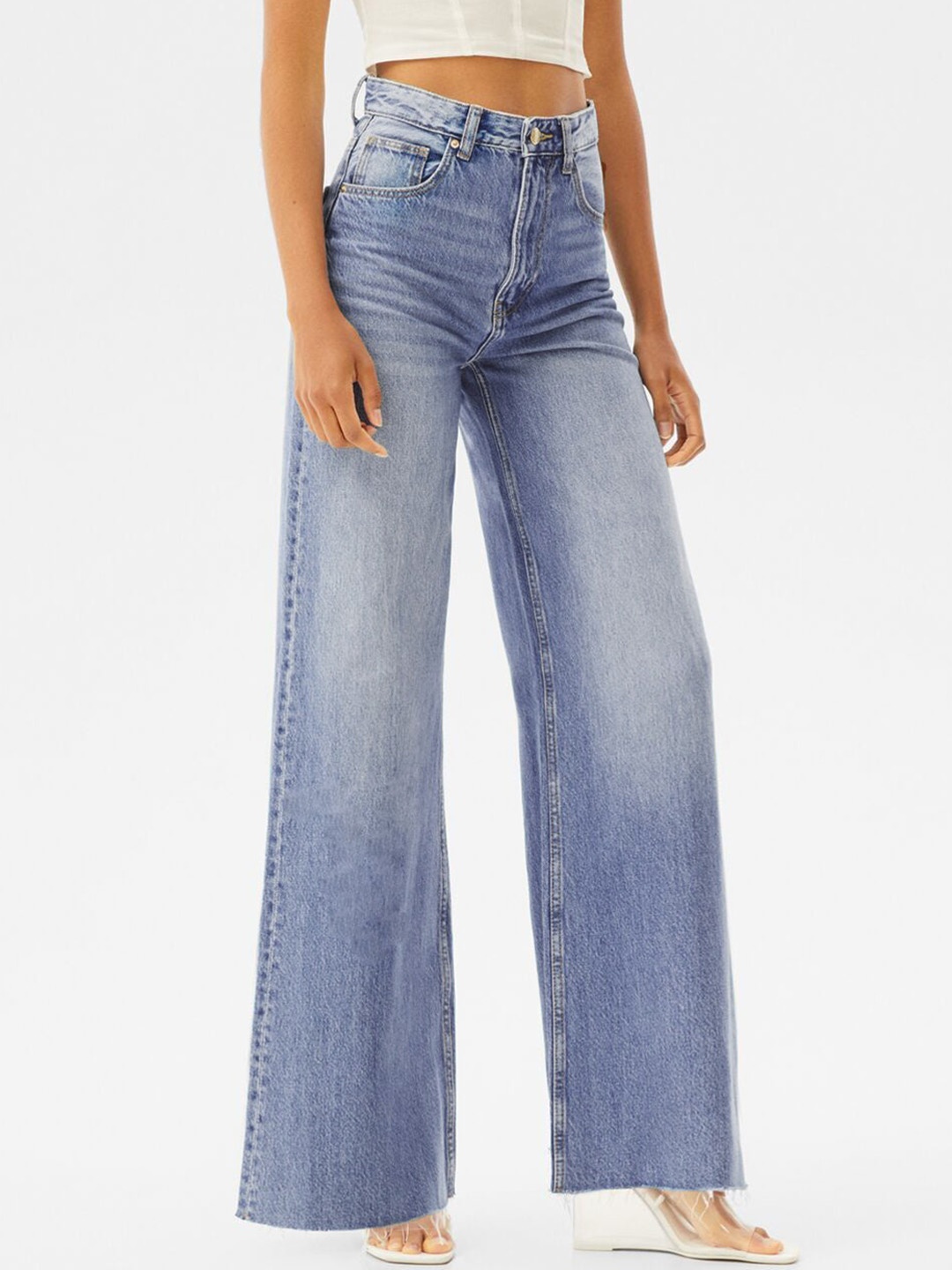 Off Duty India Women Comfort Wide Leg High-Rise Clean Look Heavy Fade Cotton Jeans, Blue
Off Duty India Women Comfort Wide Leg High-Rise Clean Look Heavy Fade Cotton Jeans, Blue