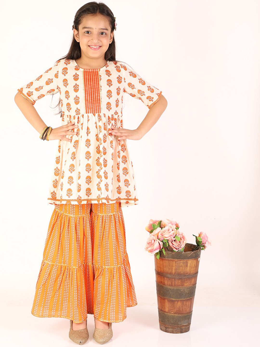 BAESD Girls Floral Printed Regular Gotta Patti Pure Cotton Kurta with Sharara, Orange
BAESD Girls Floral Printed Regular Gotta Patti Pure Cotton Kurta with Sharara, Orange