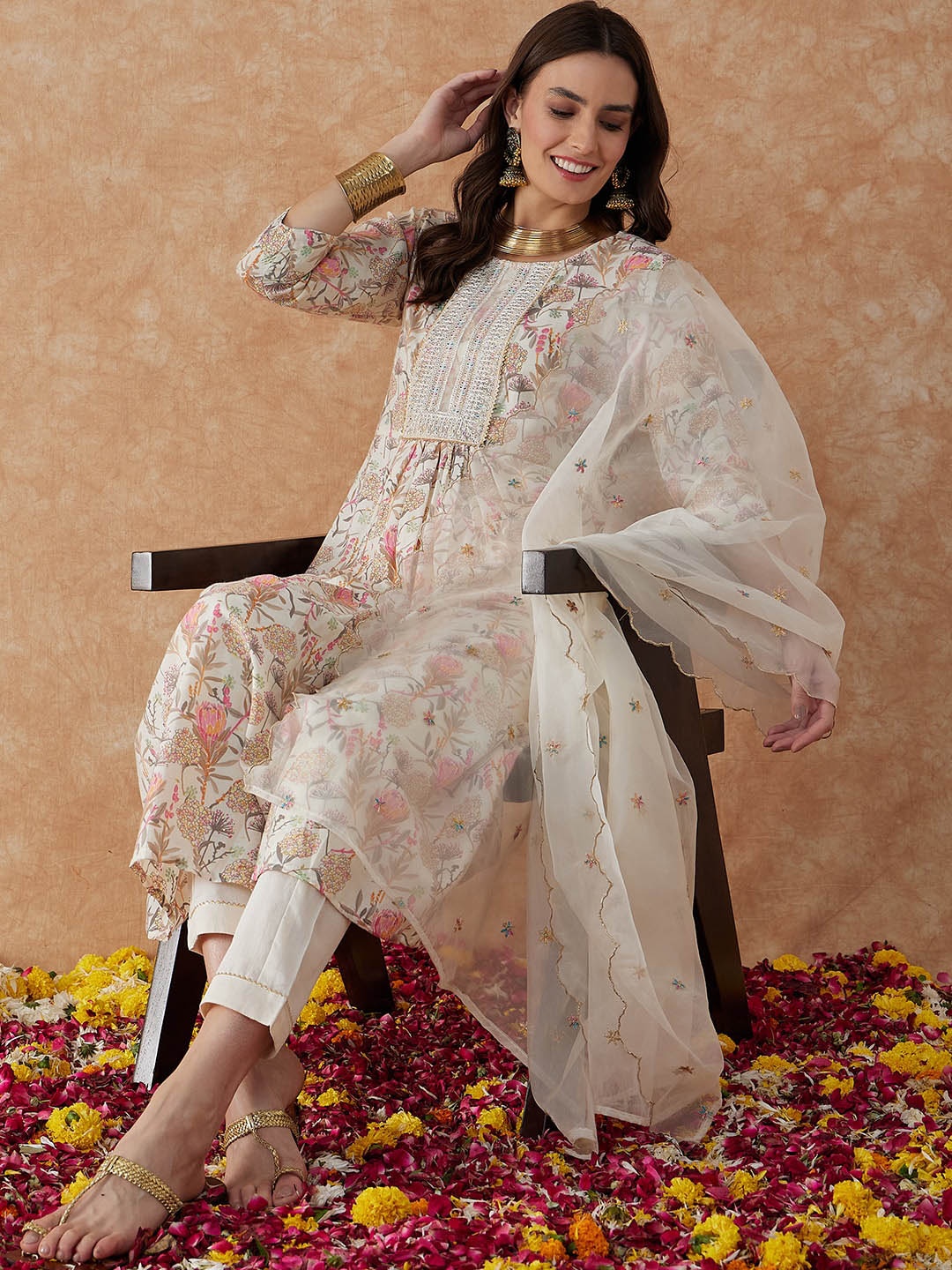 Sangria Floral Printed Thread Work & Gotta Patti A-Line Kurta & Trouser With Dupatta, Off white
Sangria Floral Printed Thread Work & Gotta Patti A-Line Kurta & Trouser With Dupatta, Off white