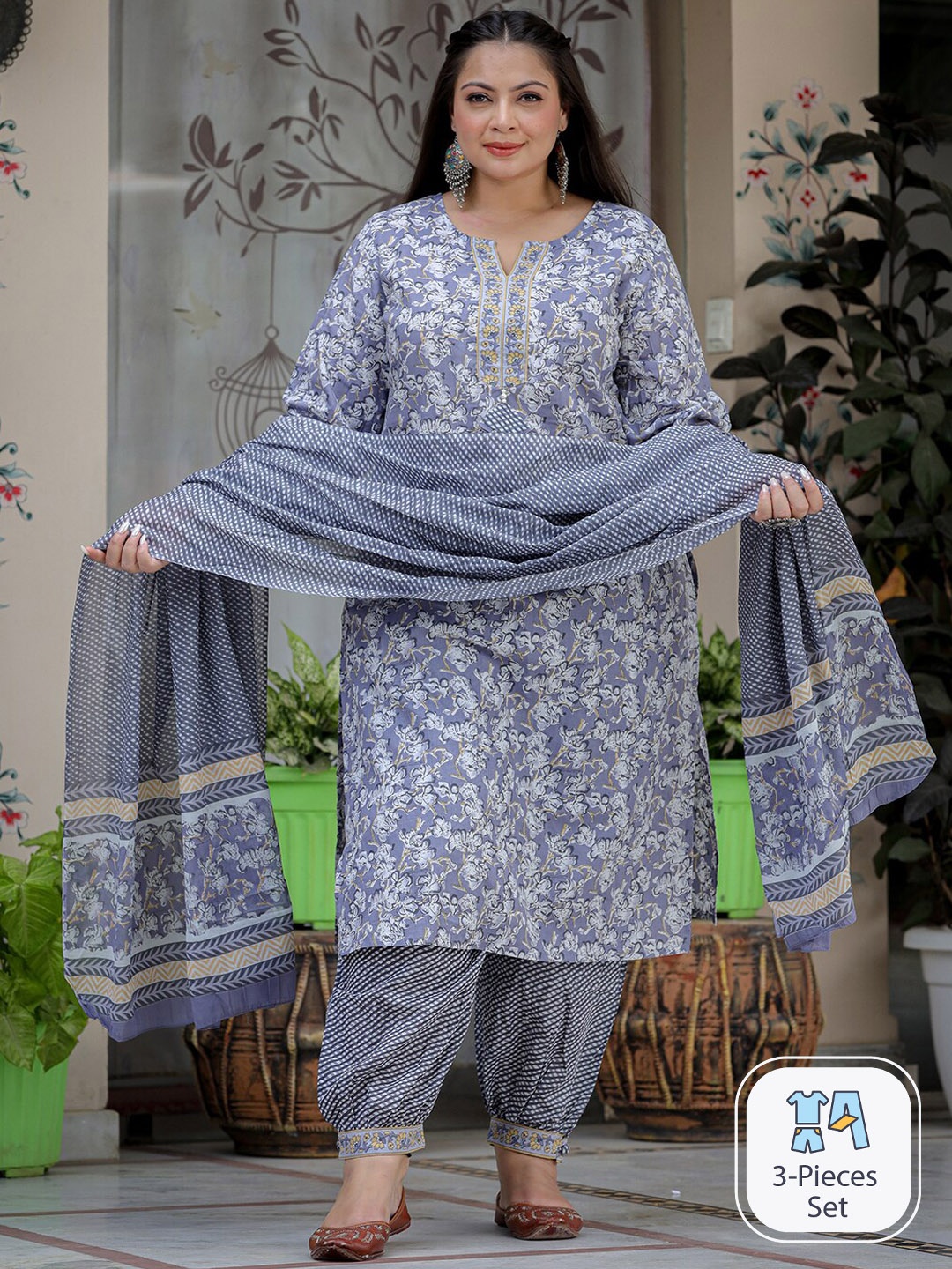 Yufta Plus Size Floral Printed Pure Cotton Straight Kurta & Harem Pants With Dupatta, Grey
Yufta Plus Size Floral Printed Pure Cotton Straight Kurta & Harem Pants With Dupatta, Grey