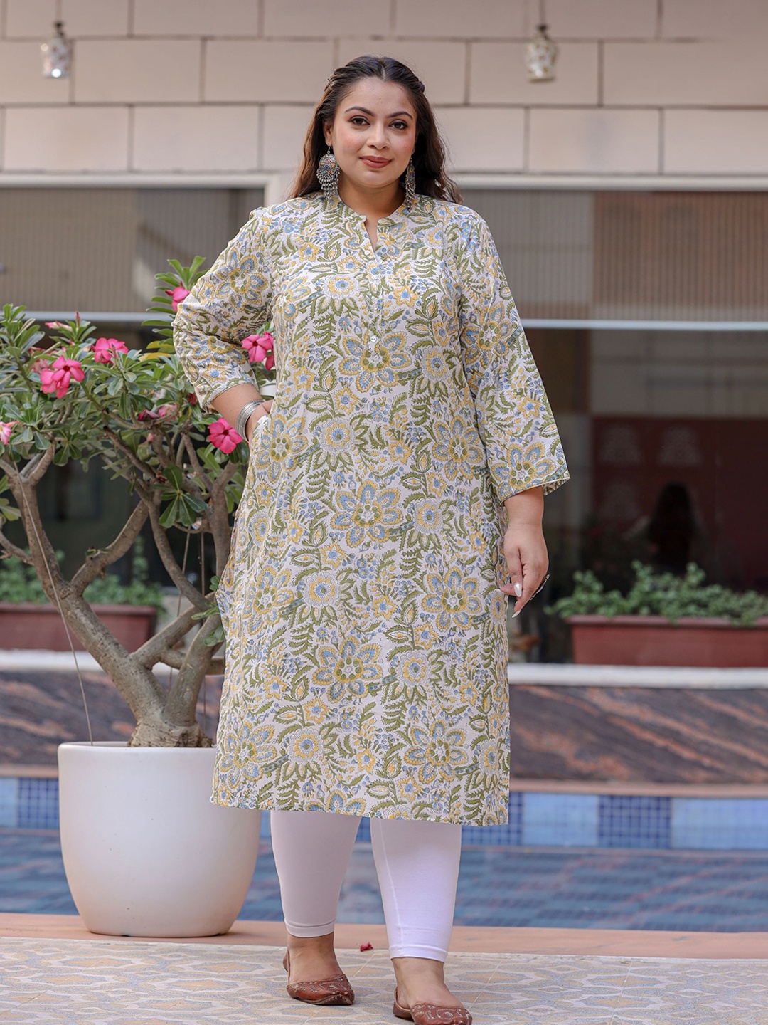 KAAJH Plus Size Floral Printed Mandarin Collar Pure Cotton Straight Kurta, Green