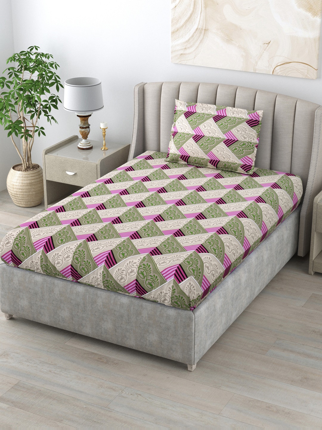 BOMBAY DYEING Dream Lover Purple Geometric Cotton 104 TC Single Bedsheet & 1 Pillow Cover
BOMBAY DYEING Dream Lover Purple Geometric Cotton 104 TC Single Bedsheet & 1 Pillow Cover