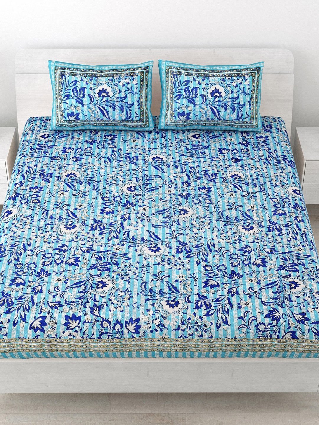 SP DESIGNS Turquoise Blue & White Floral Cotton 1000 TC King Bedsheet With 2 Pillow Covers
SP DESIGNS Turquoise Blue & White Floral Cotton 1000 TC King Bedsheet With 2 Pillow Covers