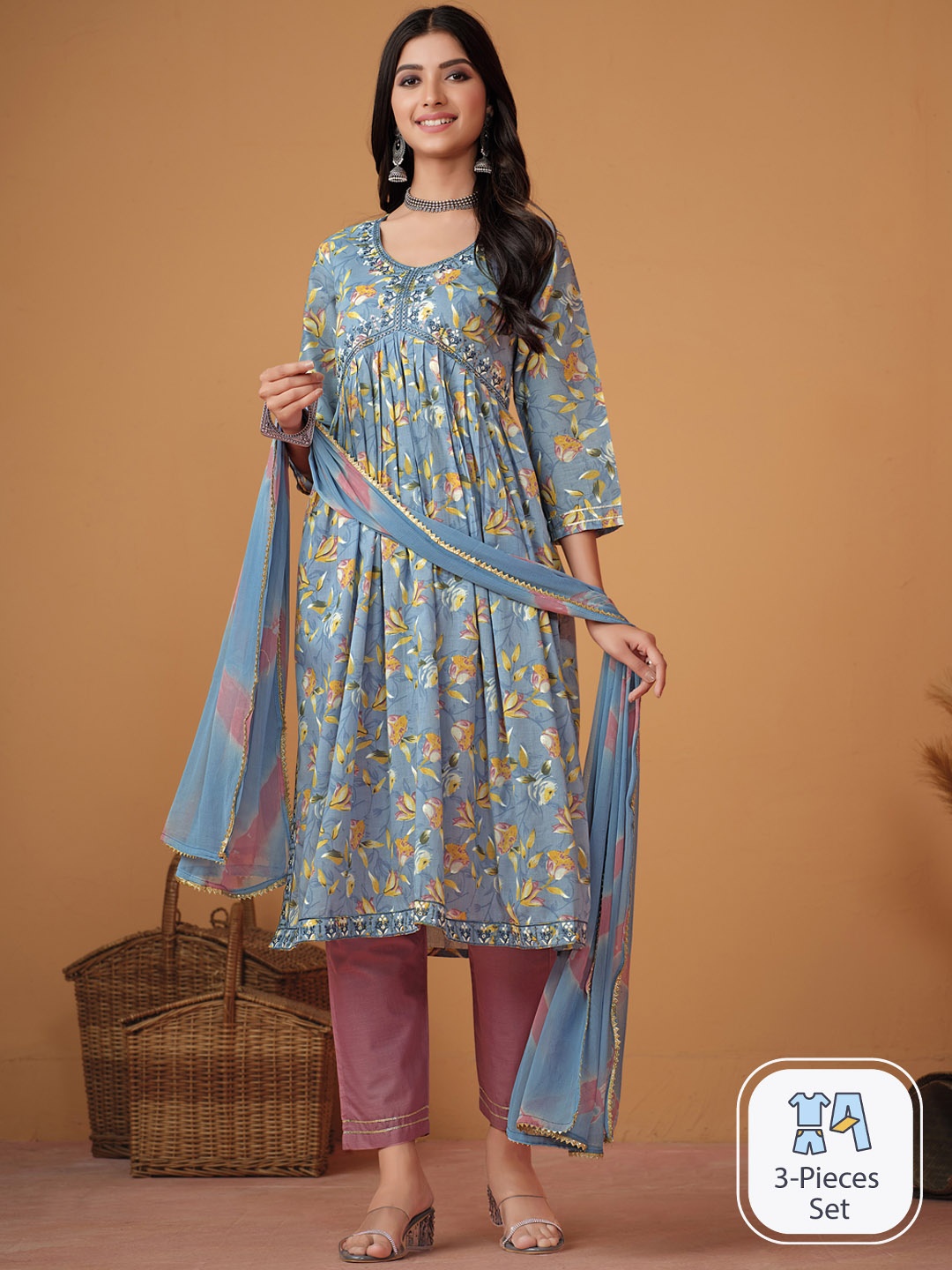 Sangria Floral Printed Thread Work & Sequined A-Line Empire Kurta & Trouser With Dupatta, Grey
Sangria Floral Printed Thread Work & Sequined A-Line Empire Kurta & Trouser With Dupatta, Grey
