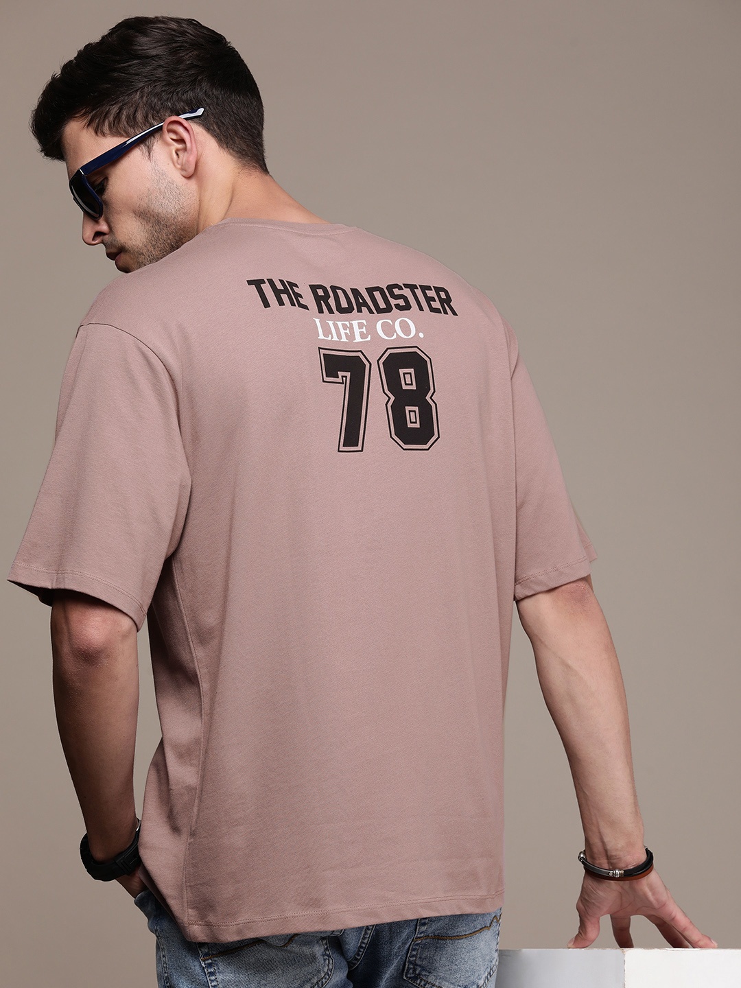 The Roadster Lifestyle Co. Oversized Fit Pure Cotton Brand Logo Printed Drop-Shoulder Sleeves Casual T-shirt, Mauve
The Roadster Lifestyle Co. Oversized Fit Pure Cotton Brand Logo Printed Drop-Shoulder Sleeves Casual T-shirt, Mauve
