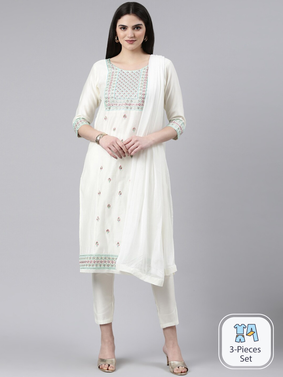 GOLDSTROMS Ethnic Motifs Embroidered Sequinned Chanderi Silk Kurta With Trousers & Dupatta, White
GOLDSTROMS Ethnic Motifs Embroidered Sequinned Chanderi Silk Kurta With Trousers & Dupatta, White