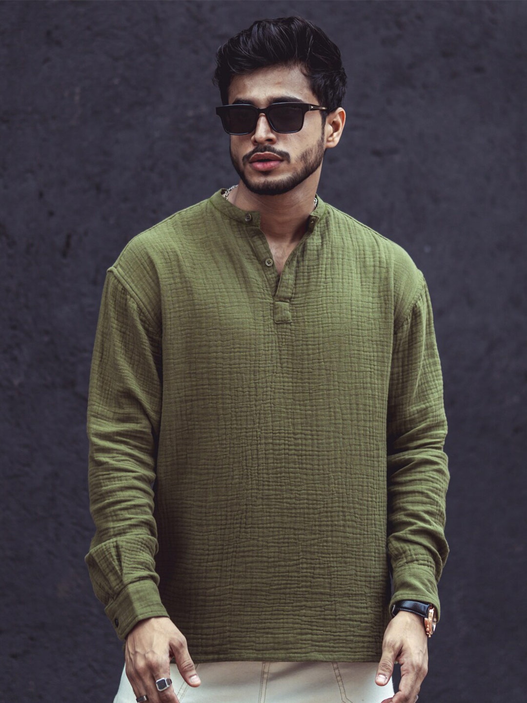 Powerlook India Slim Self Design Drop-Shoulder Sleeves Oversized Casual Shirt, Olive
Powerlook India Slim Self Design Drop-Shoulder Sleeves Oversized Casual Shirt, Olive