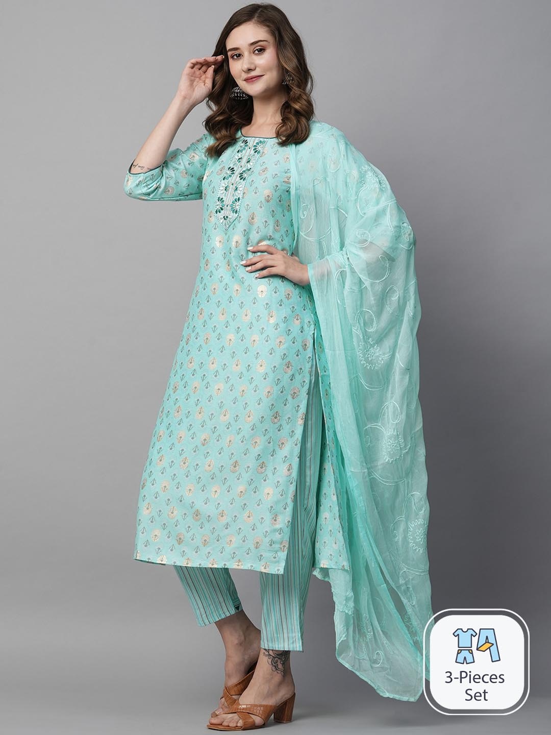 Kiana Floral Printed Regular Thread Work Straight Kurta & Trousers With Dupatta, Blue
Kiana Floral Printed Regular Thread Work Straight Kurta & Trousers With Dupatta, Blue