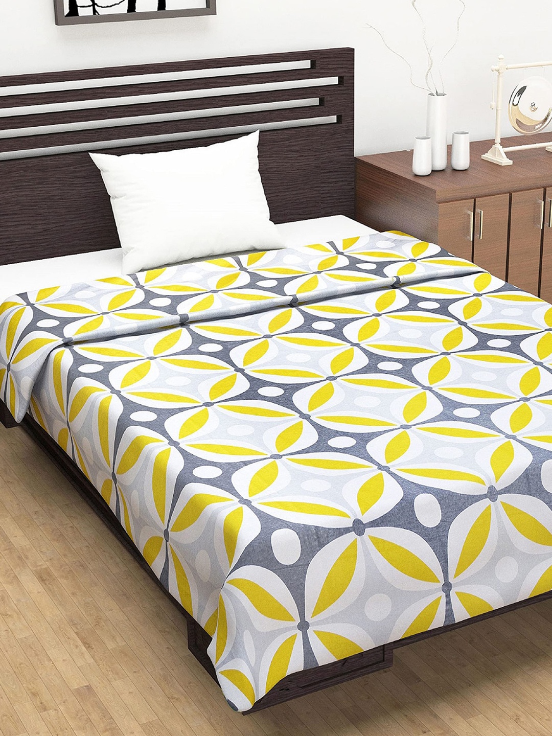 Divine Casa Prism Yellow & White Floral Pure Cotton AC Room 120 GSM Single Bed Dohar
Divine Casa Prism Yellow & White Floral Pure Cotton AC Room 120 GSM Single Bed Dohar