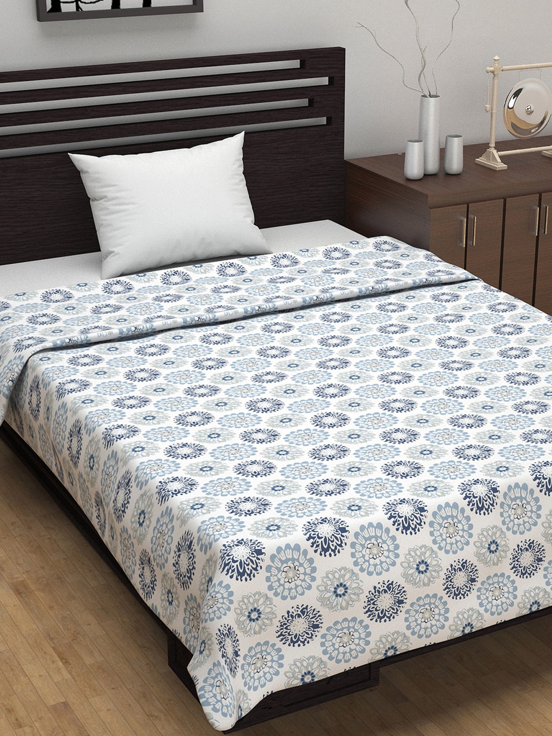 Divine Casa Prism Blue & White Ethnic Motifs Pure Cotton AC Room 120 GSM Single Bed Dohar
Divine Casa Prism Blue & White Ethnic Motifs Pure Cotton AC Room 120 GSM Single Bed Dohar
