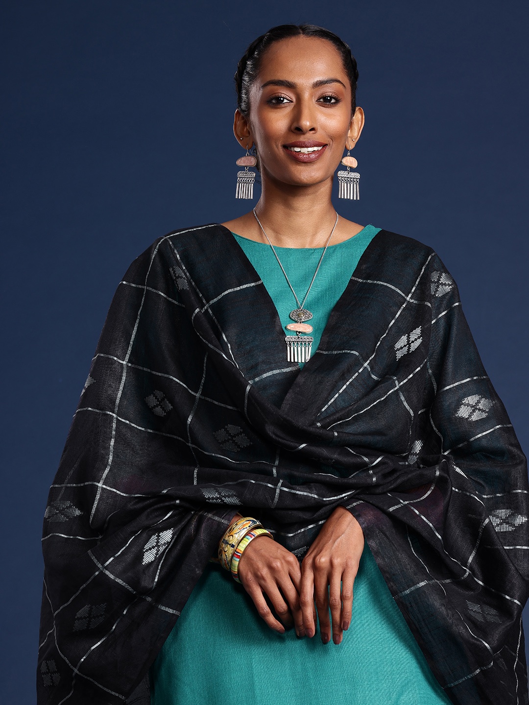 Taavi Checked Dupatta, Black