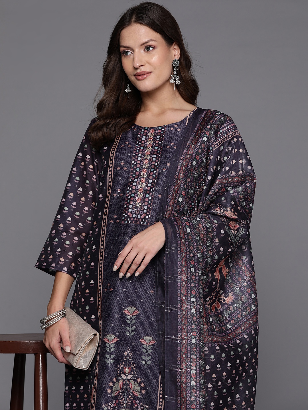 Indo Era Women Floral Embroidered Regular Thread Work Kurta with Trousers & With Dupatta, Navy blue
Indo Era Women Floral Embroidered Regular Thread Work Kurta with Trousers & With Dupatta, Navy blue
