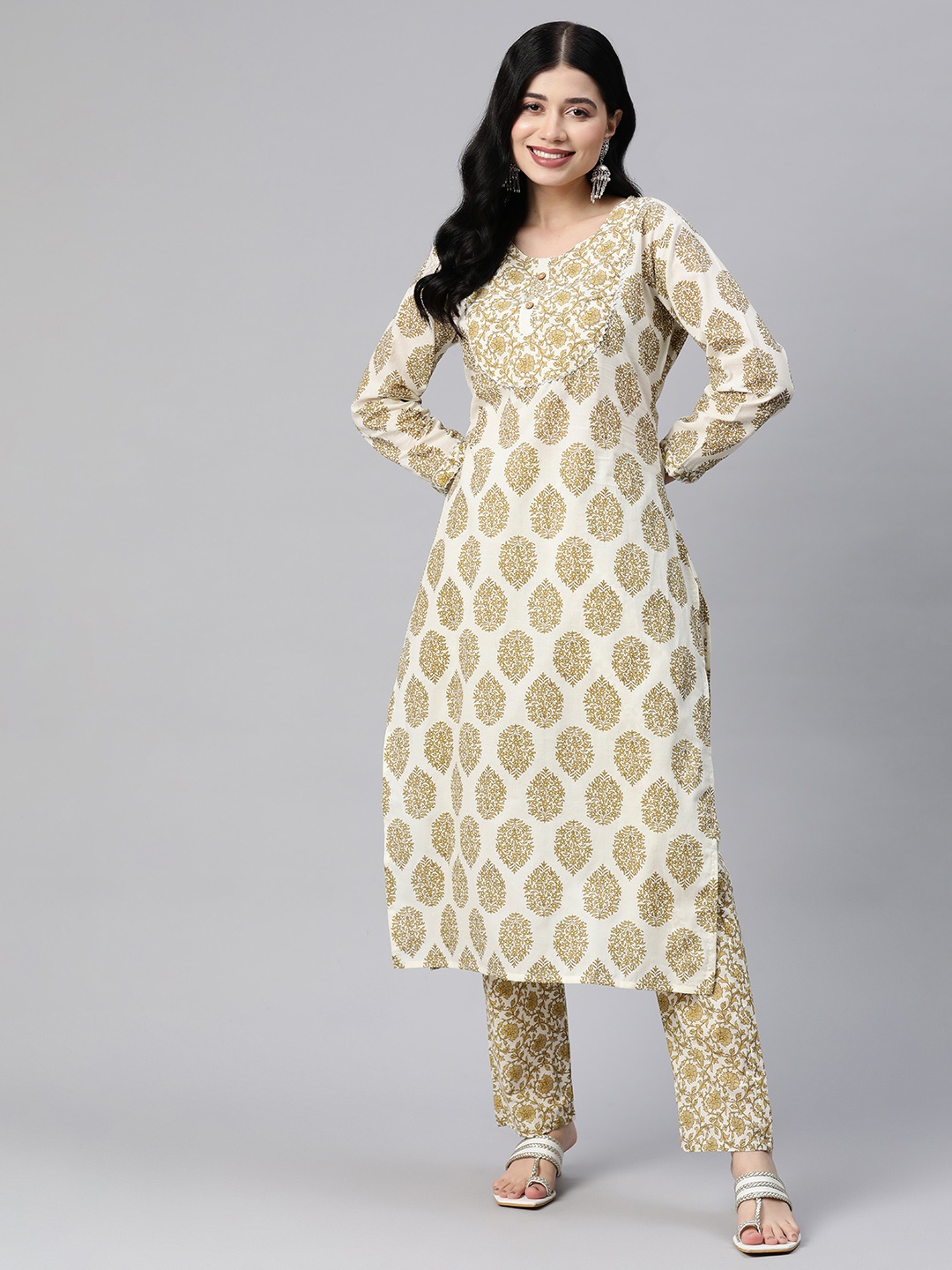Readiprint Women Floral Printed Regular Gotta Patti Cotton Kurta with Palazzos, Off white
Readiprint Women Floral Printed Regular Gotta Patti Cotton Kurta with Palazzos, Off white