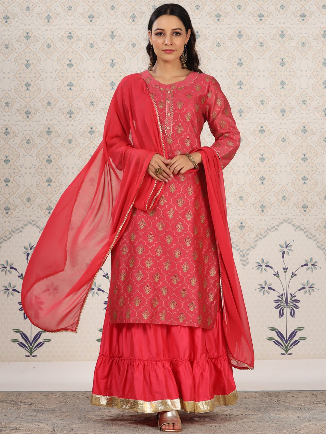 House of Pataudi Ethnic Motifs Printed Gotta Patti Detailed Kurta & Skirt With Dupatta, Coral
House of Pataudi Ethnic Motifs Printed Gotta Patti Detailed Kurta & Skirt With Dupatta, Coral