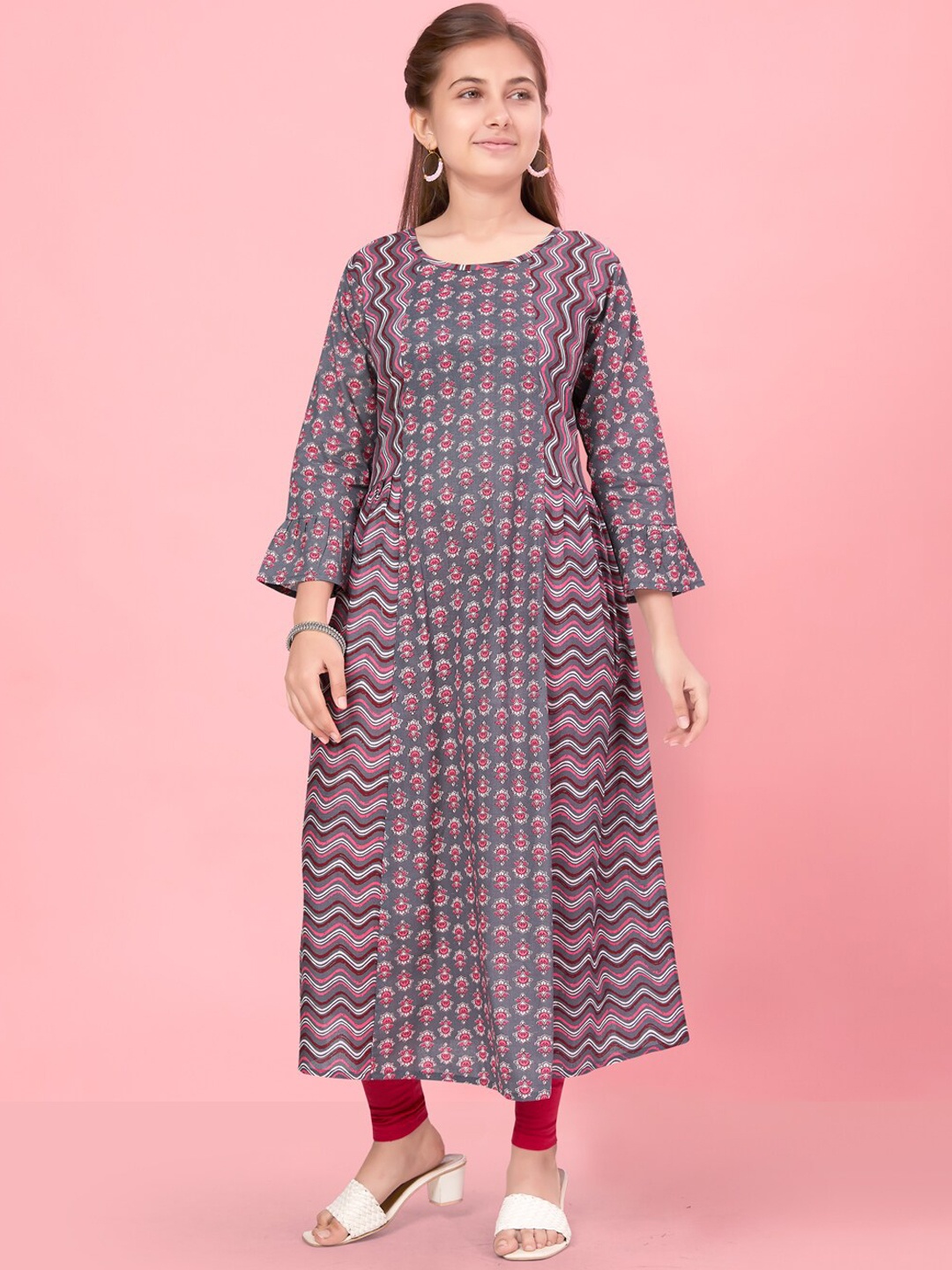 Aarika Girls Floral Printed Bell Sleeve Regular Pure Cotton Kurta With Leggings, Grey
Aarika Girls Floral Printed Bell Sleeve Regular Pure Cotton Kurta With Leggings, Grey