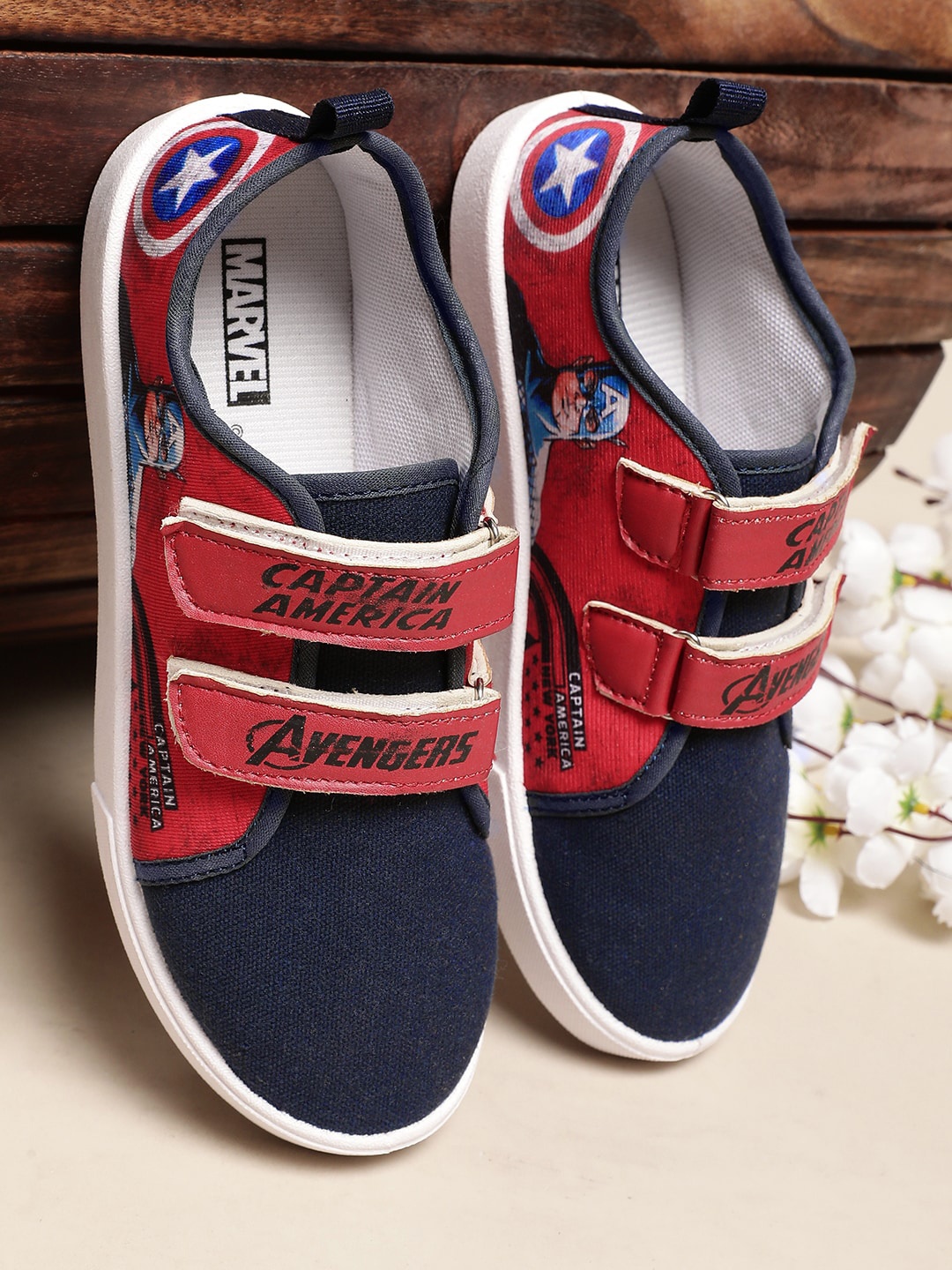 Kids Ville Boys Captain America Printed Comfort Insole Textile Contrast Sole Sneakers, Navy blue
Kids Ville Boys Captain America Printed Comfort Insole Textile Contrast Sole Sneakers, Navy blue
