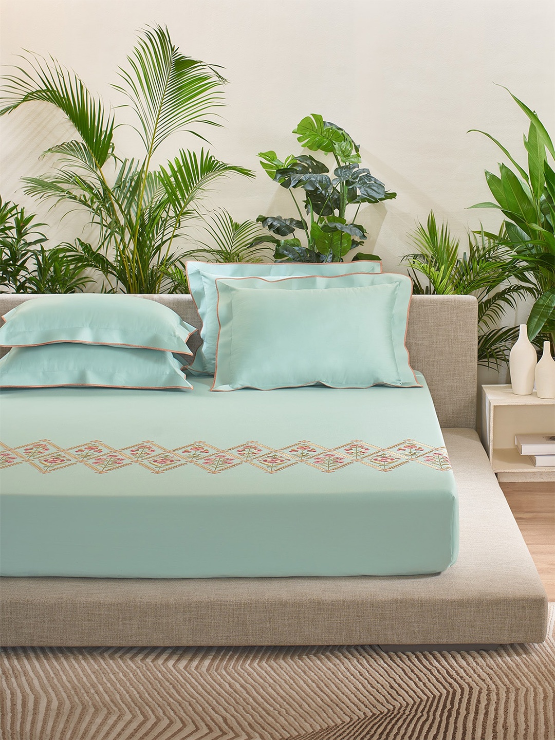 DDecor Charisma Iii Turquoise Blue Floral Cotton 180 TC King Bedsheet with 2 Pillow Covers
DDecor Charisma Iii Turquoise Blue Floral Cotton 180 TC King Bedsheet with 2 Pillow Covers