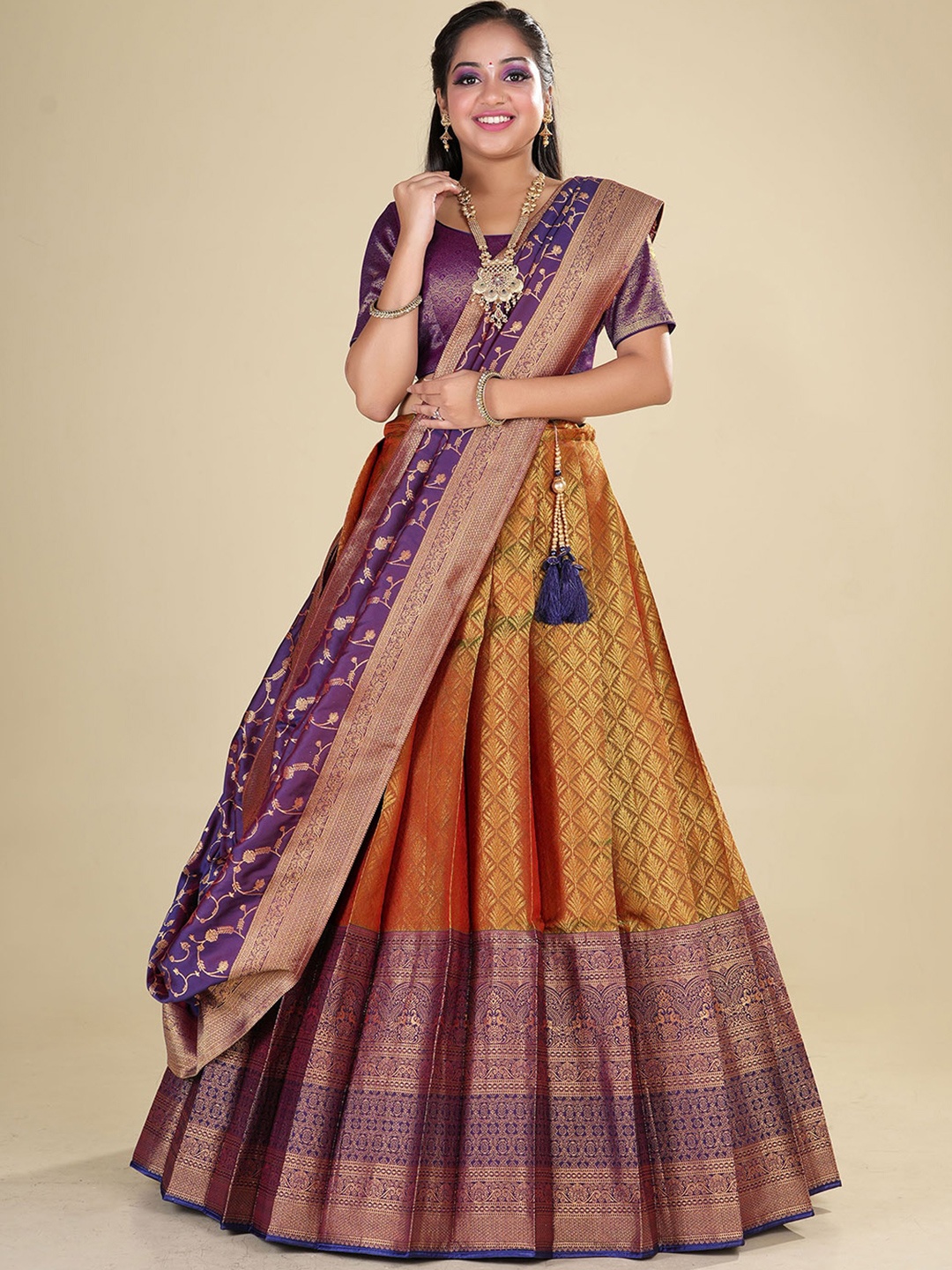 HALFSAREE STUDIO Woven Design Semi-Stitched Lehenga & Unstitched Blouse With Dupatta, Green
HALFSAREE STUDIO Woven Design Semi-Stitched Lehenga & Unstitched Blouse With Dupatta, Green