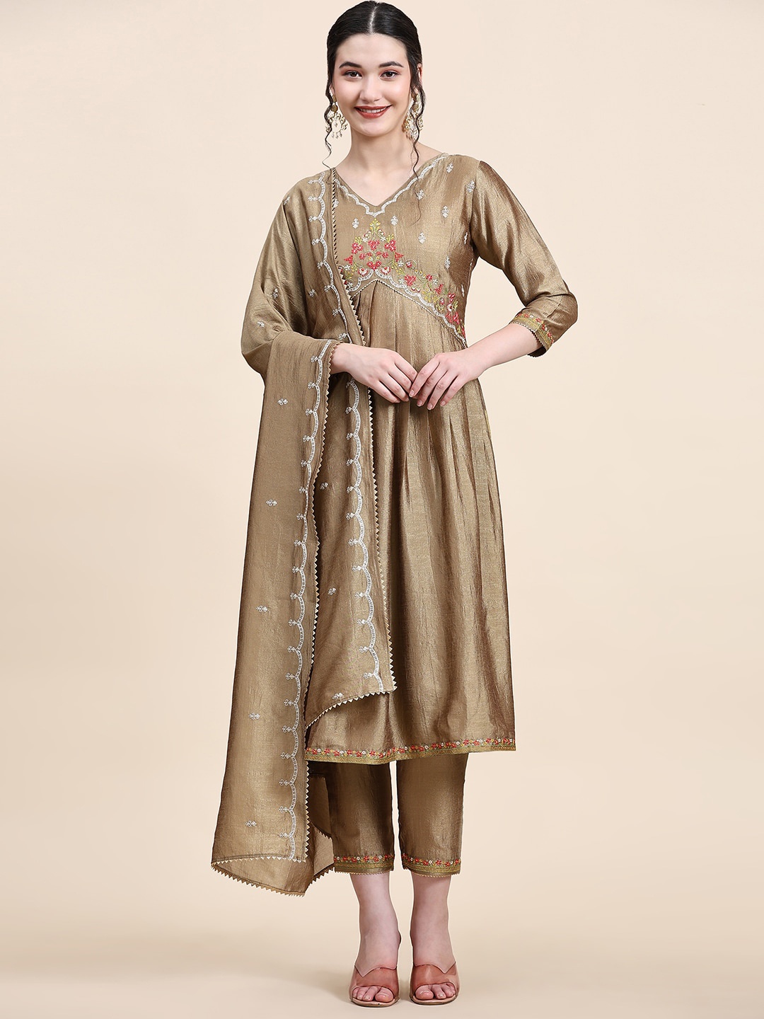 BLACK SCISSOR Floral Yoke Design Empire Thread Work Kurta With Trousers & Dupatta, Brown
BLACK SCISSOR Floral Yoke Design Empire Thread Work Kurta With Trousers & Dupatta, Brown