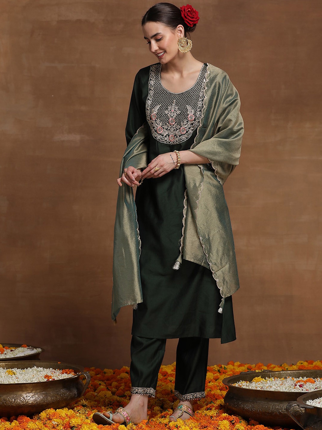 Indo Era Ethnic Motifs Yoke Design Regular Sequinned Kurta With Trousers & Dupatta, Green
Indo Era Ethnic Motifs Yoke Design Regular Sequinned Kurta With Trousers & Dupatta, Green