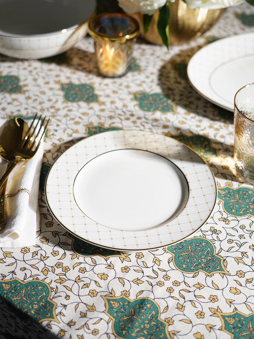 Pure Home and Living White & Gold-Toned 2 Pieces Printed Ceramic Glossy Dessert Plates
Pure Home and Living White & Gold-Toned 2 Pieces Printed Ceramic Glossy Dessert Plates