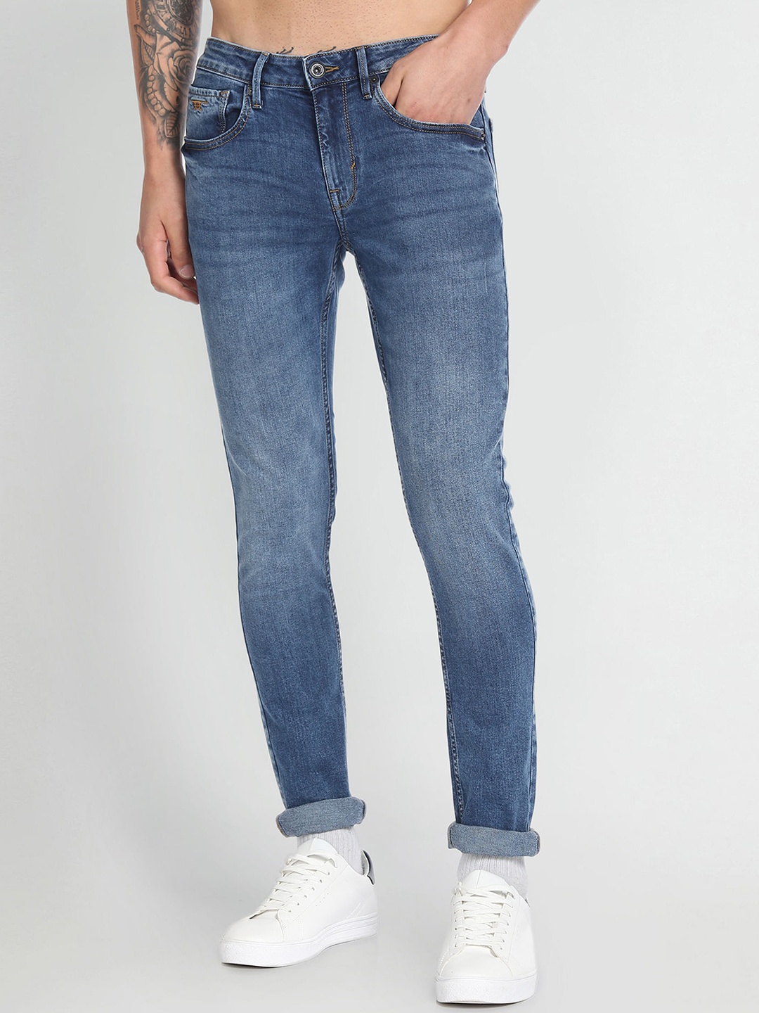 Flying Machine Men Super Skinny Fit Low-Rise Light Fade Clean Look Stretchable Jeans, Blue
Flying Machine Men Super Skinny Fit Low-Rise Light Fade Clean Look Stretchable Jeans, Blue
