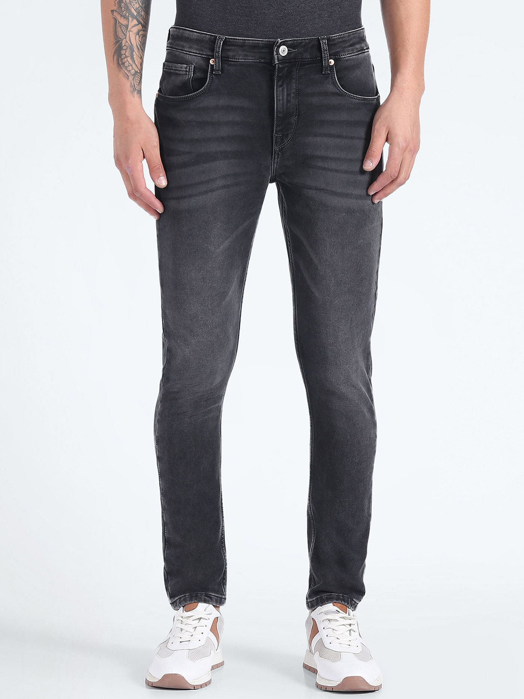 Flying Machine Men Tapered Fit Mid-Rise Heavy Fade Clean Look Stretchable Jeans, Grey
Flying Machine Men Tapered Fit Mid-Rise Heavy Fade Clean Look Stretchable Jeans, Grey