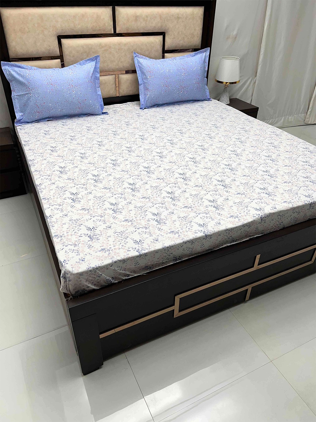 Pure Decor Sapphire White Floral Cotton Fitted 300TC Super King Bedsheet & 2 Pillow Covers, Blue
Pure Decor Sapphire White Floral Cotton Fitted 300TC Super King Bedsheet & 2 Pillow Covers, Blue