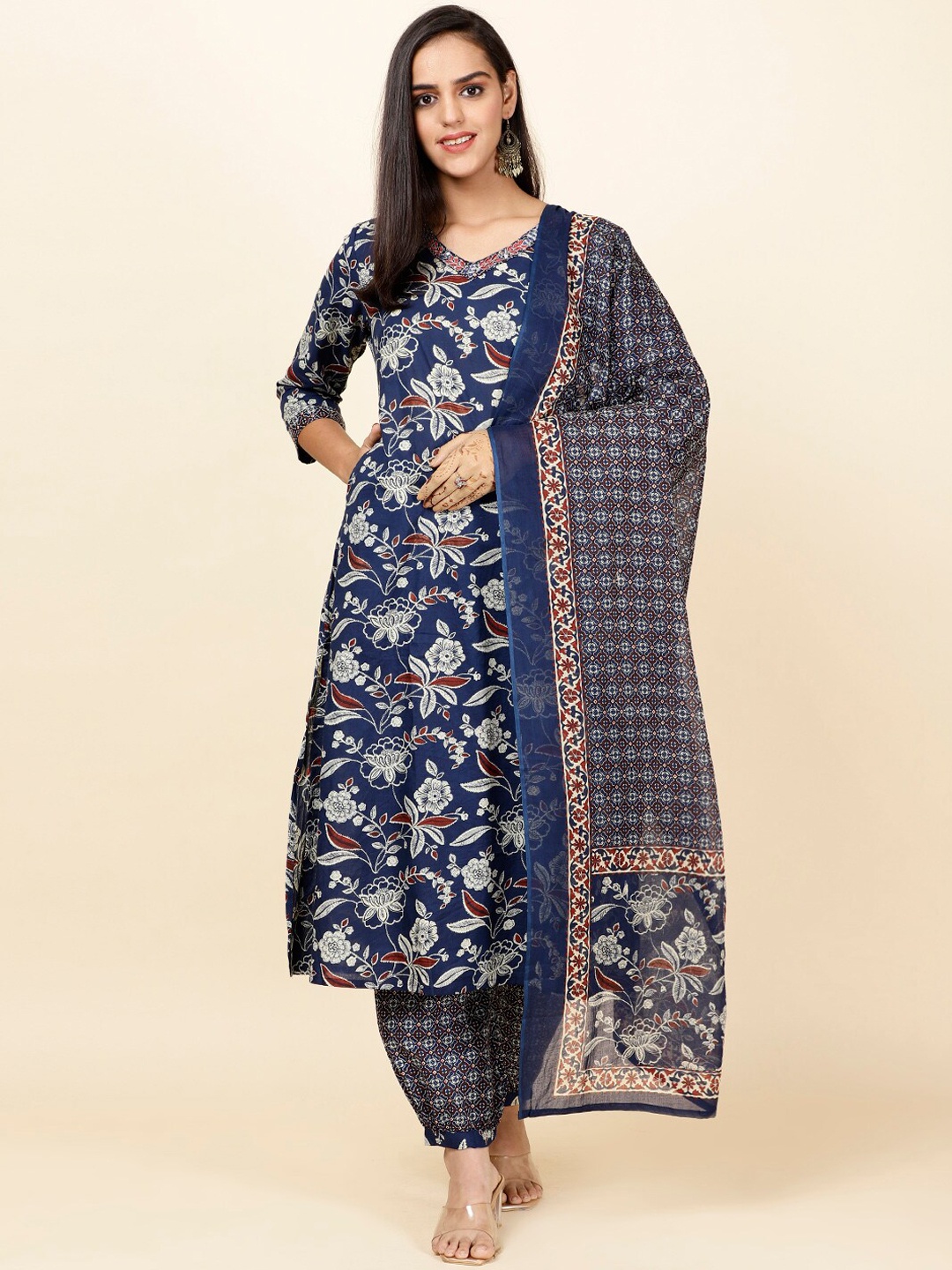 Meena Bazaar Ethnic Motif Printed V-Neck Straight Kurta With Salwar & Dupatta, Navy blue
Meena Bazaar Ethnic Motif Printed V-Neck Straight Kurta With Salwar & Dupatta, Navy blue