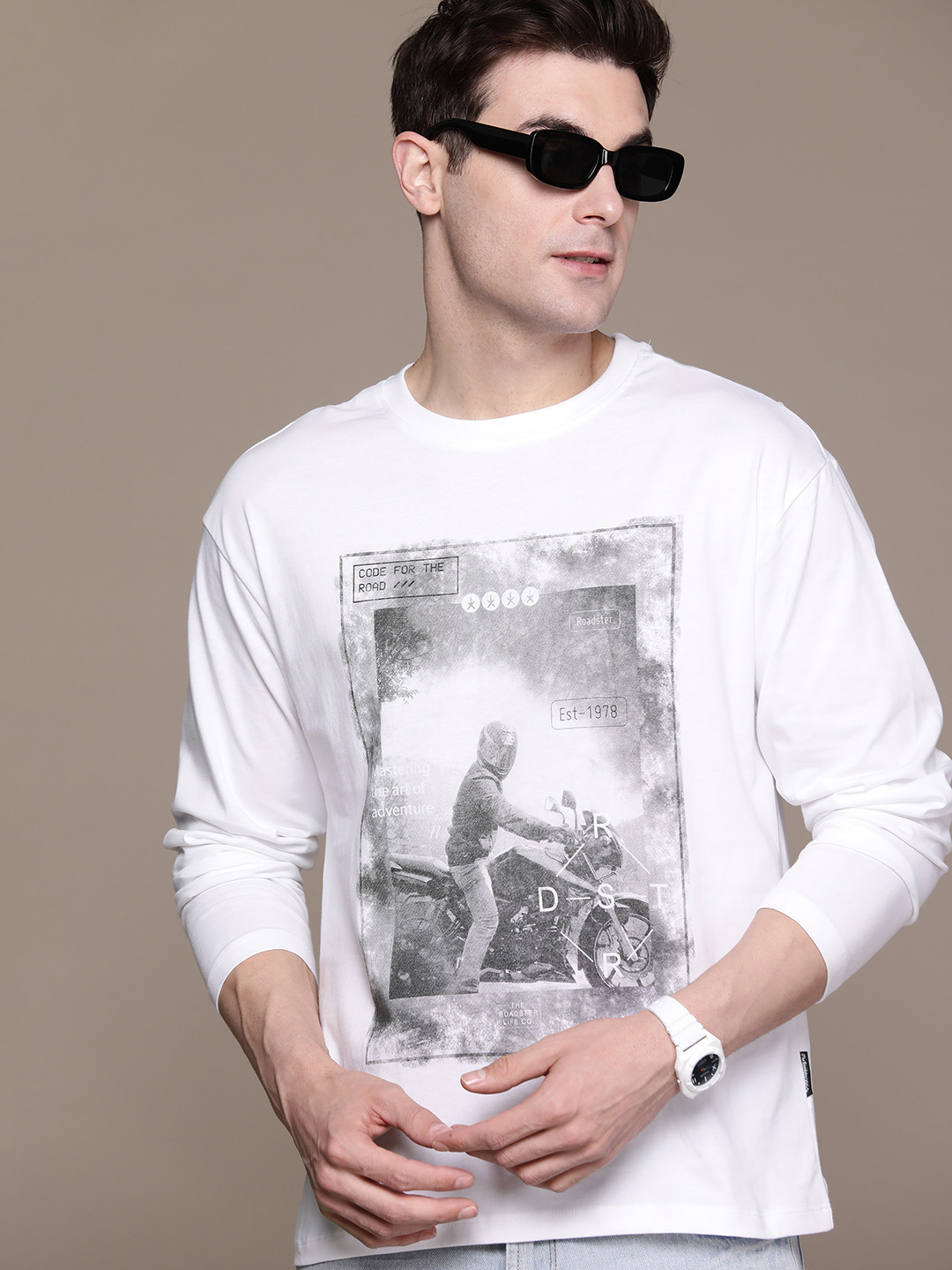 The Roadster Lifestyle Co. Graphic Printed Drop-Shoulder Sleeves Pure Cotton T-shirt, White
The Roadster Lifestyle Co. Graphic Printed Drop-Shoulder Sleeves Pure Cotton T-shirt, White
