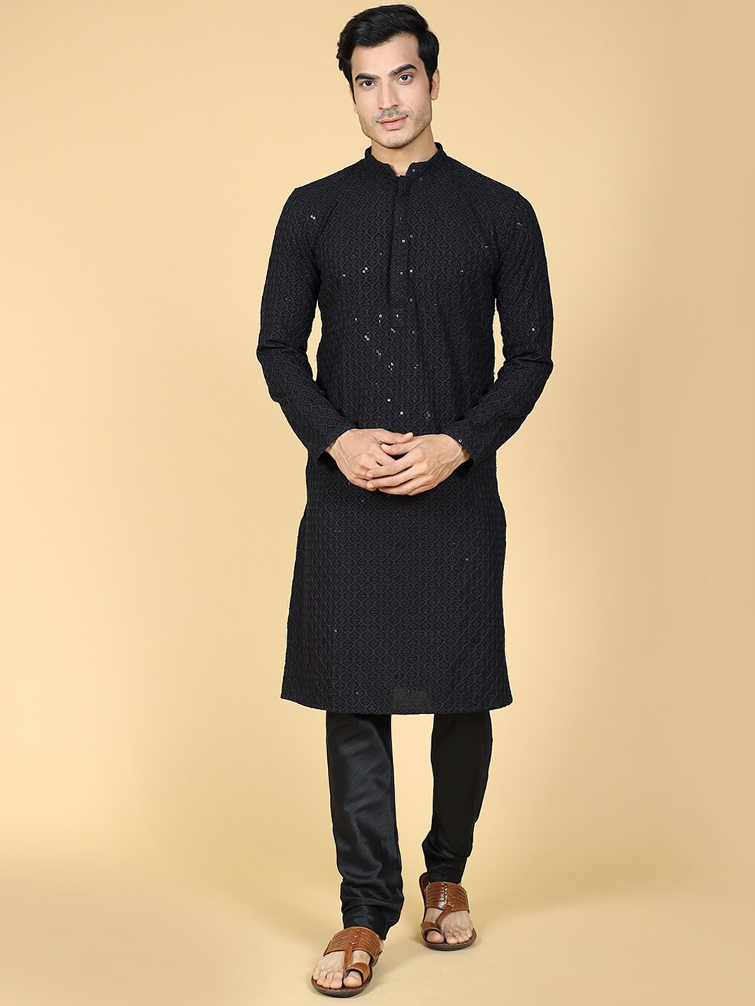 Sultan The King Of Kurta Ethnic Motifs Chikankari Cotton Long Sleeve Kurta With Churidar, Black
Sultan The King Of Kurta Ethnic Motifs Chikankari Cotton Long Sleeve Kurta With Churidar, Black