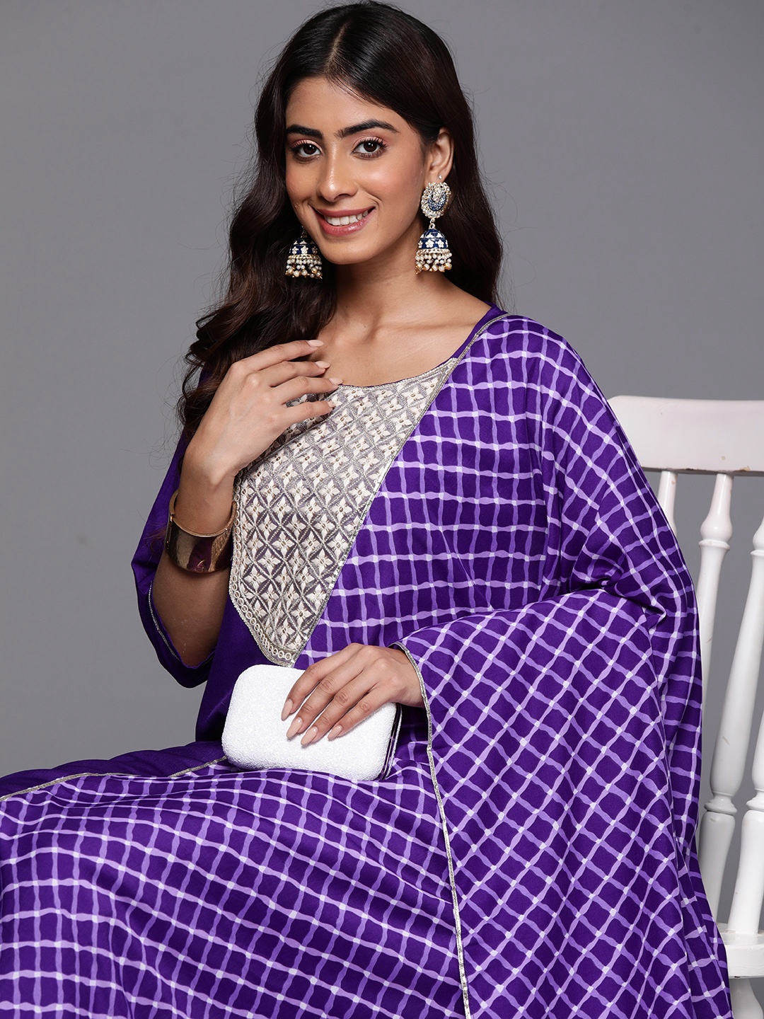 Libas Ethnic Motifs Embroidered Regular Sequinned Kurta with Trousers & Dupatta, Purple
Libas Ethnic Motifs Embroidered Regular Sequinned Kurta with Trousers & Dupatta, Purple